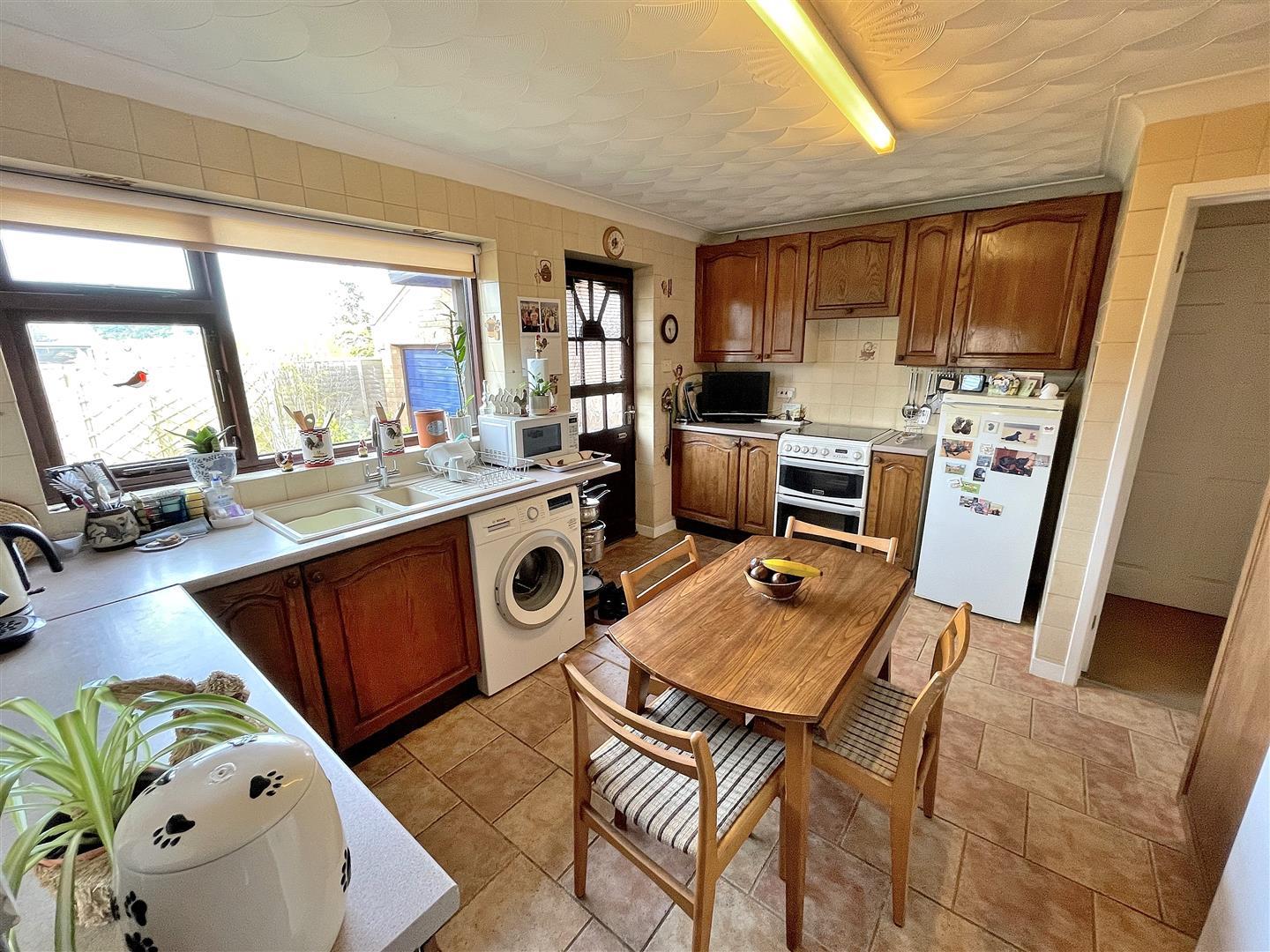 3 bed detached bungalow for sale in Broadlands Close, King's Lynn  - Property Image 5