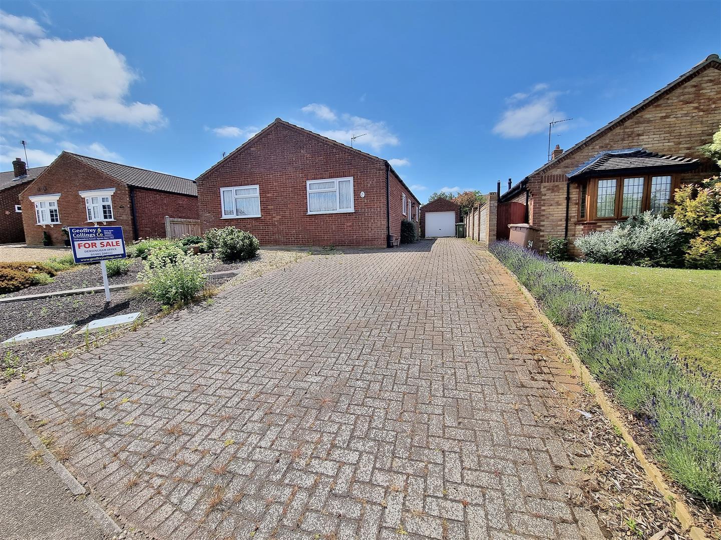 3 bed detached bungalow for sale in Mountbatten Road, King's Lynn - Property Image 1
