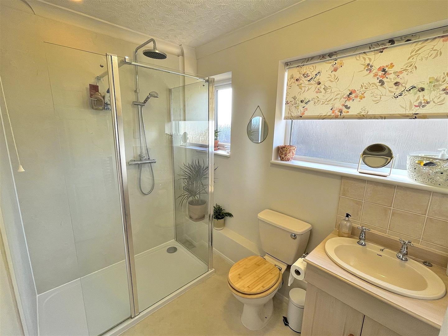 2 bed detached bungalow for sale in Prince Andrew Drive, King's Lynn  - Property Image 17
