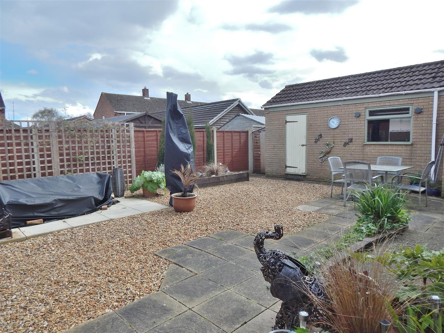 3 bed detached bungalow for sale in Earl Close, King's Lynn  - Property Image 12