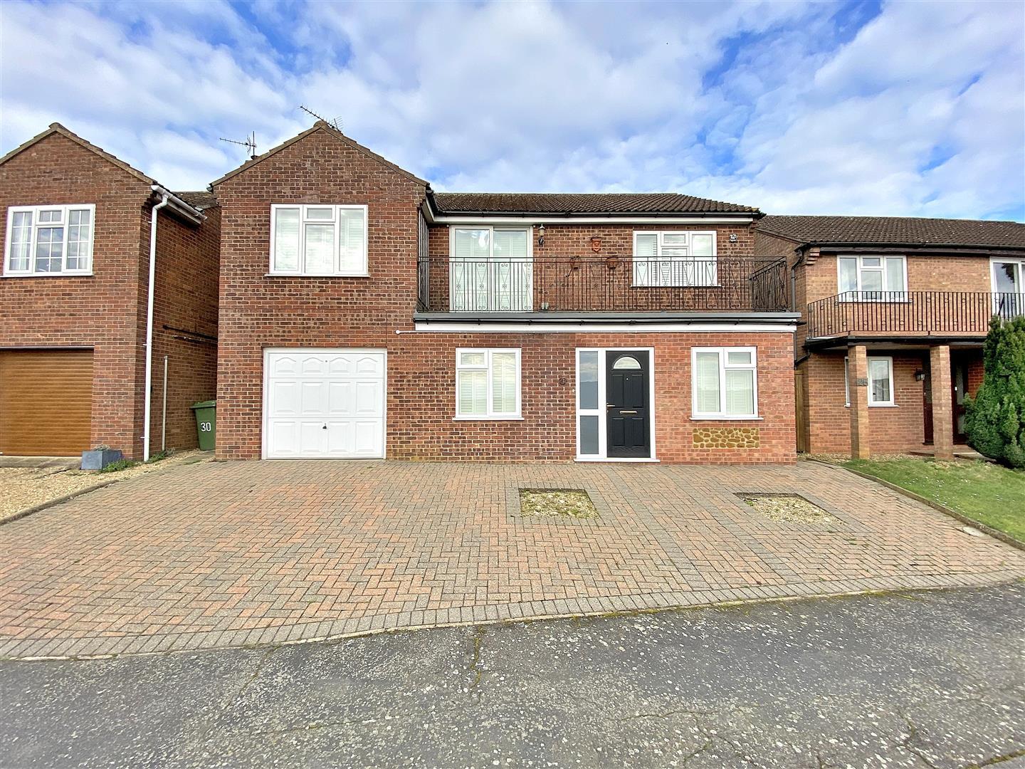 3 bed detached house for sale in Tudor Way, King's Lynn  - Property Image 1