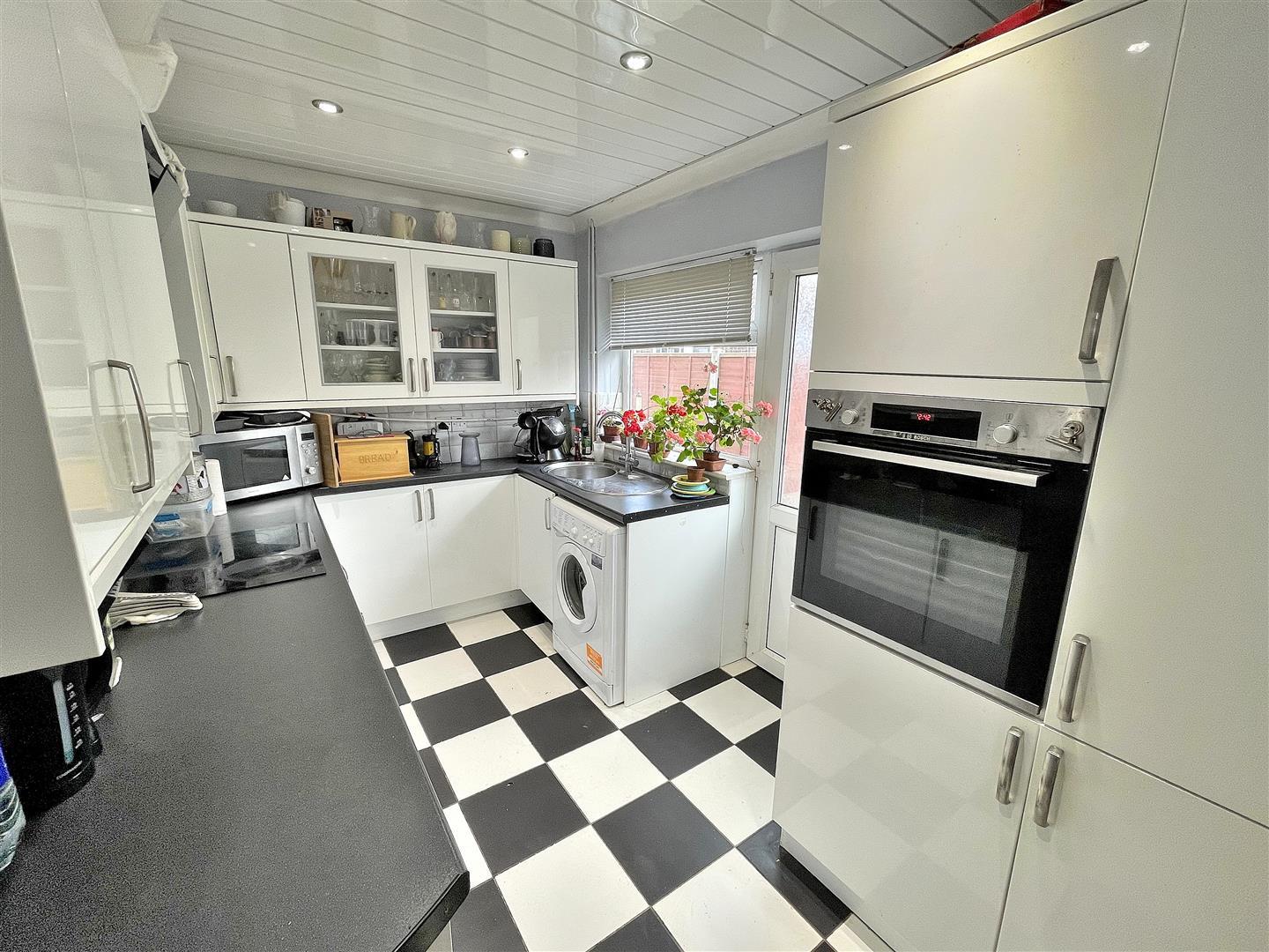 2 bed detached bungalow for sale in Grovelands, King's Lynn  - Property Image 5