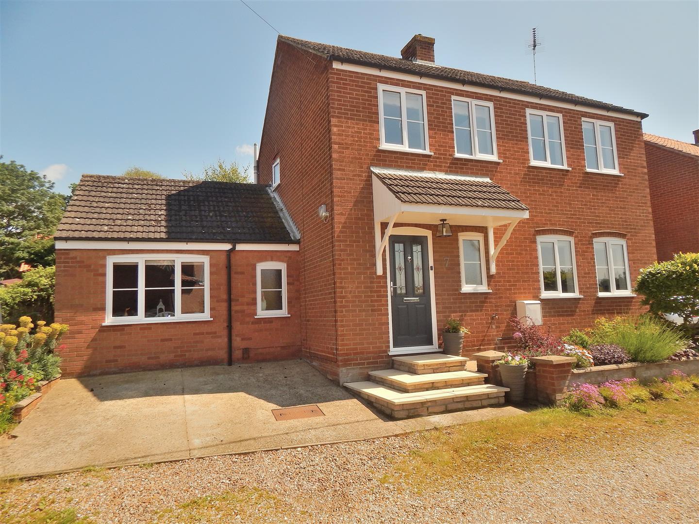 3 bed detached house for sale in Smithy Road, King's Lynn - Property Image 1