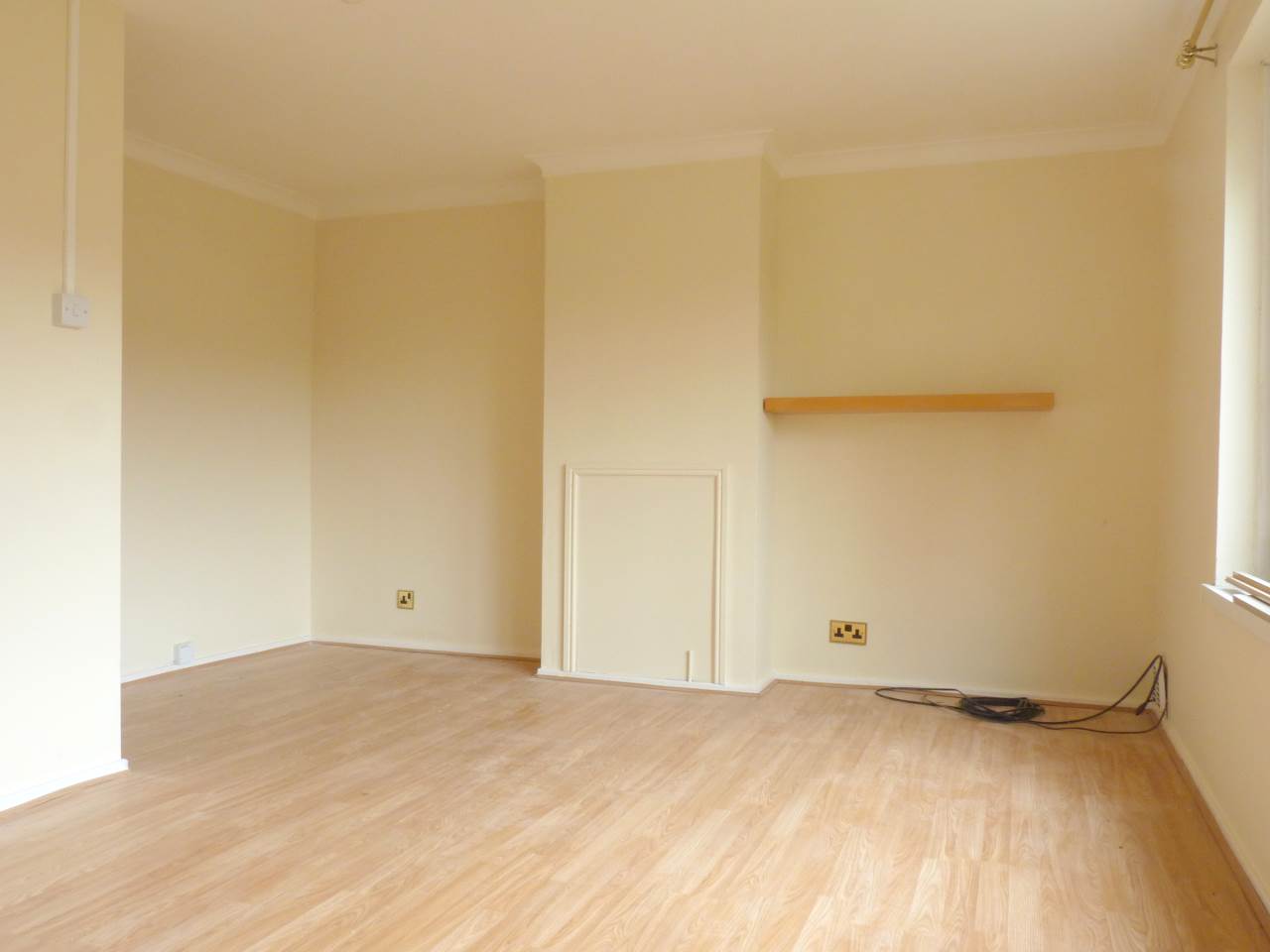 3 bed end of terrace house to rent in Boxford Court, Haverhill 1