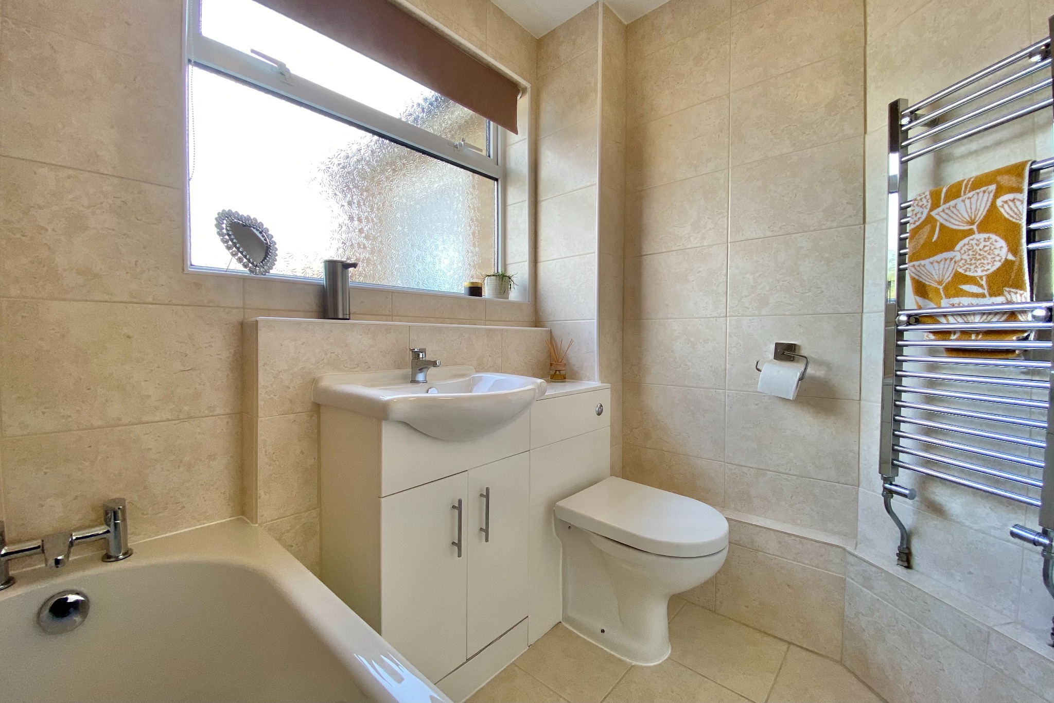 3 bed semi-detached house for sale in Chestnut Way, Fareham  - Property Image 6