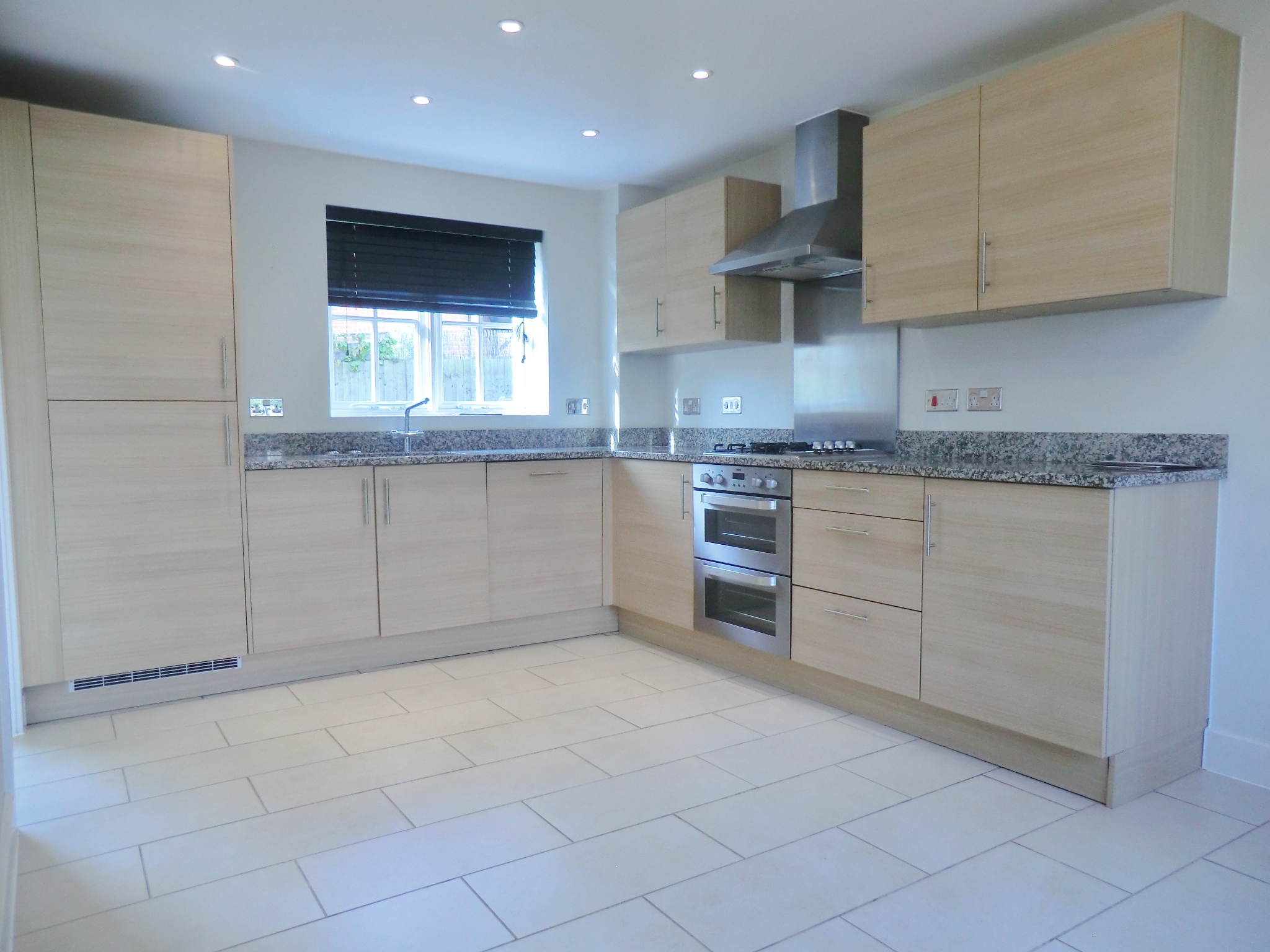 3 bed detached house to rent in Bluebell Way, Fareham  - Property Image 2