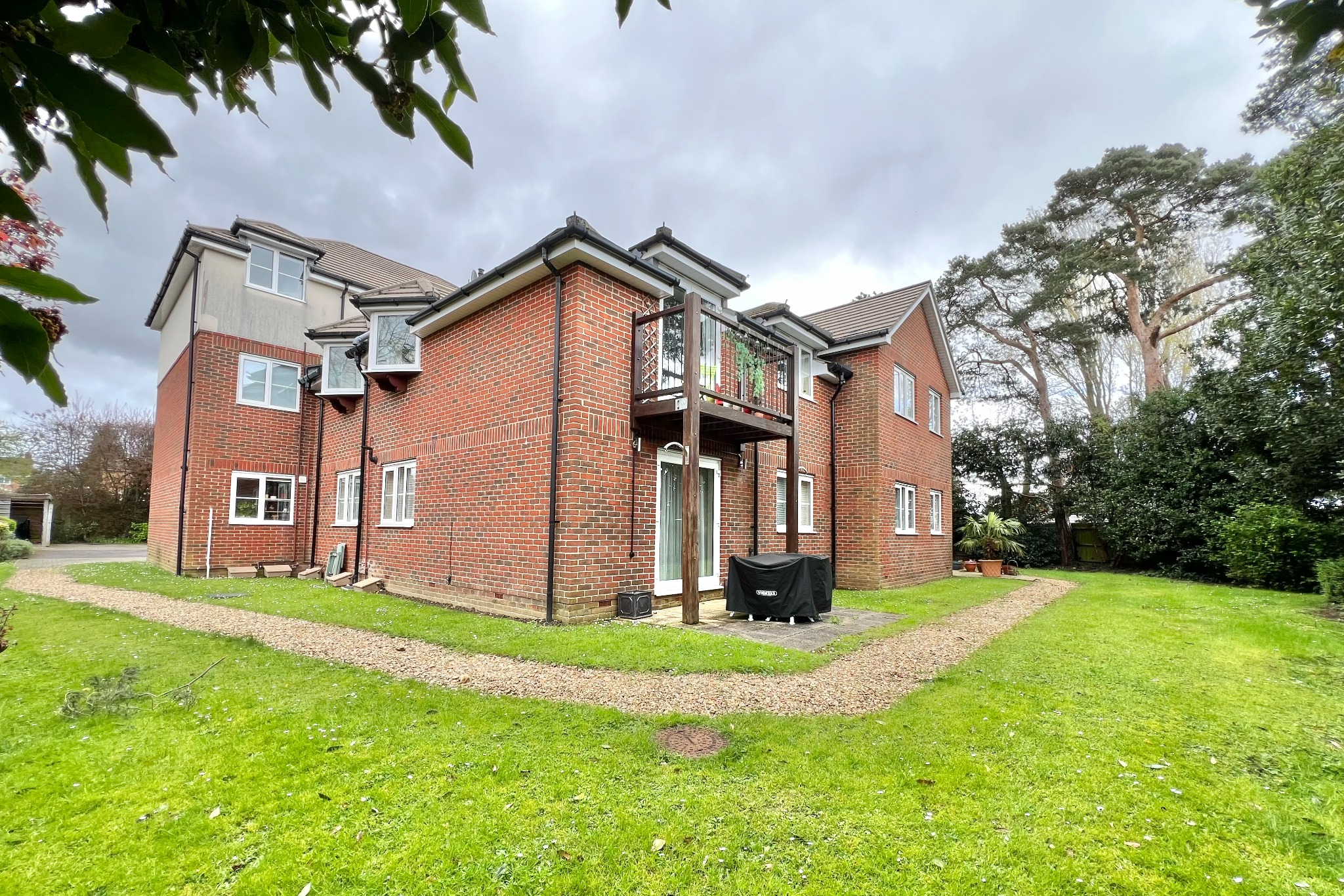 2 bed flat for sale in Warsash Road, Southampton  - Property Image 11