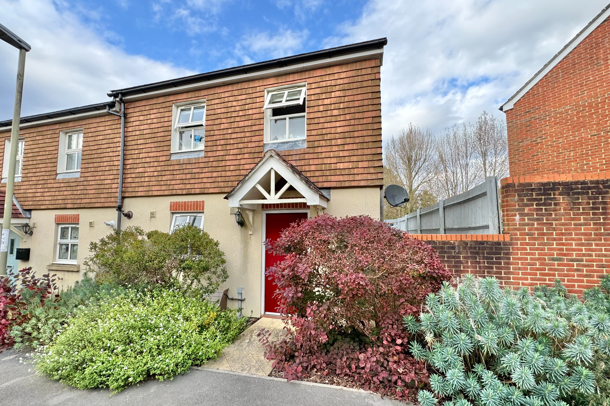 3 bed semi-detached house for sale in Columbus Drive, Southampton  - Property Image 1