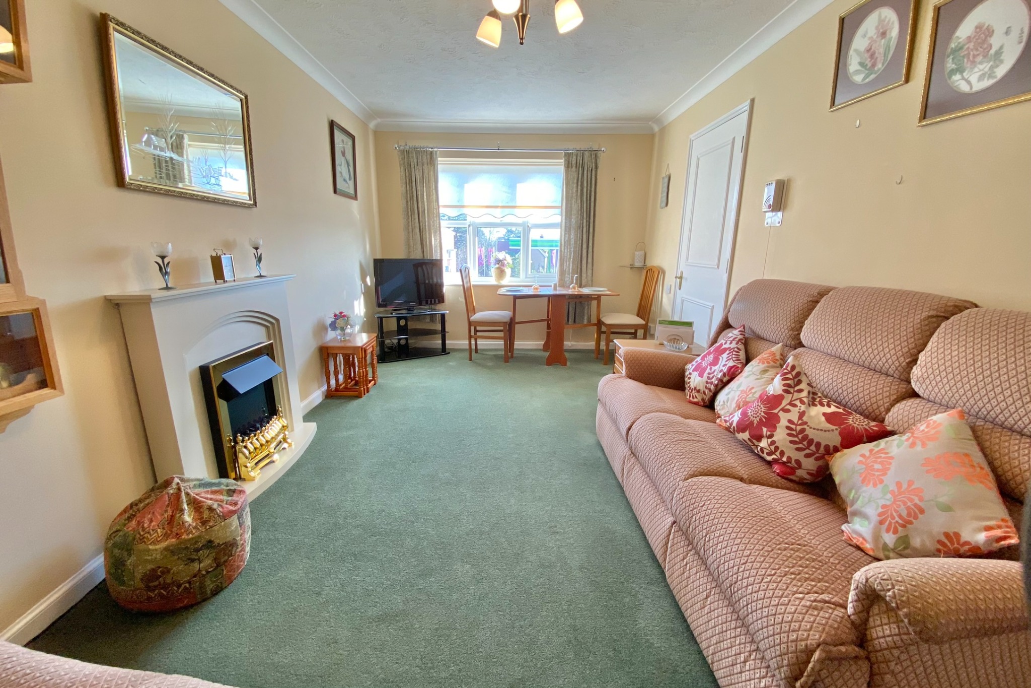 1 bed retirement property for sale in Dove Gardens, Southampton  - Property Image 1