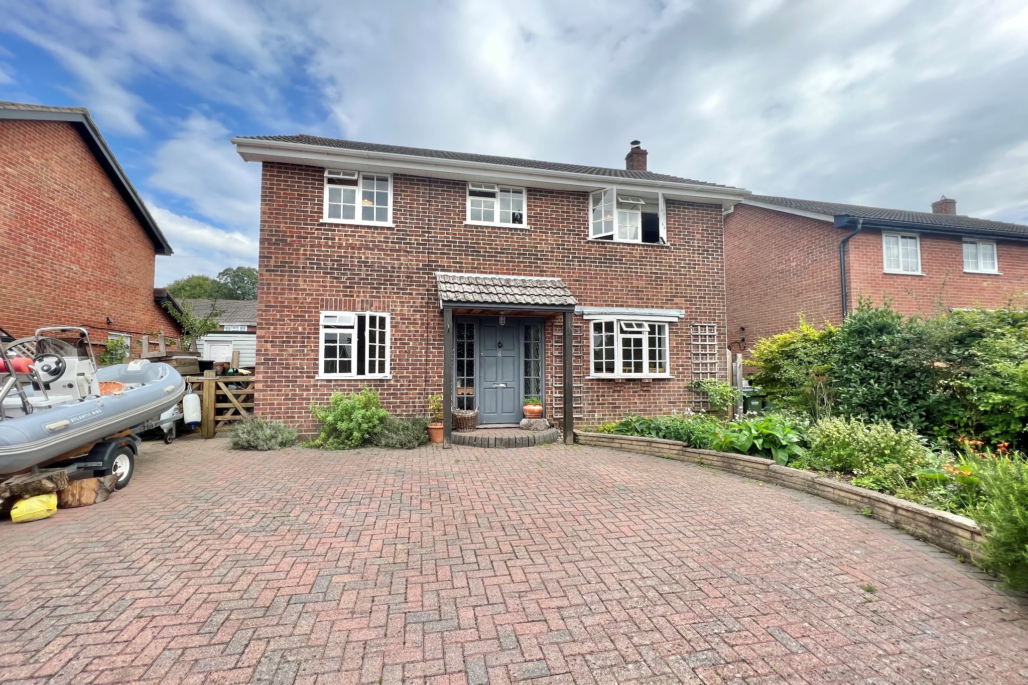 4 bed detached house for sale in Locks Heath, Southampton - Property Image 1