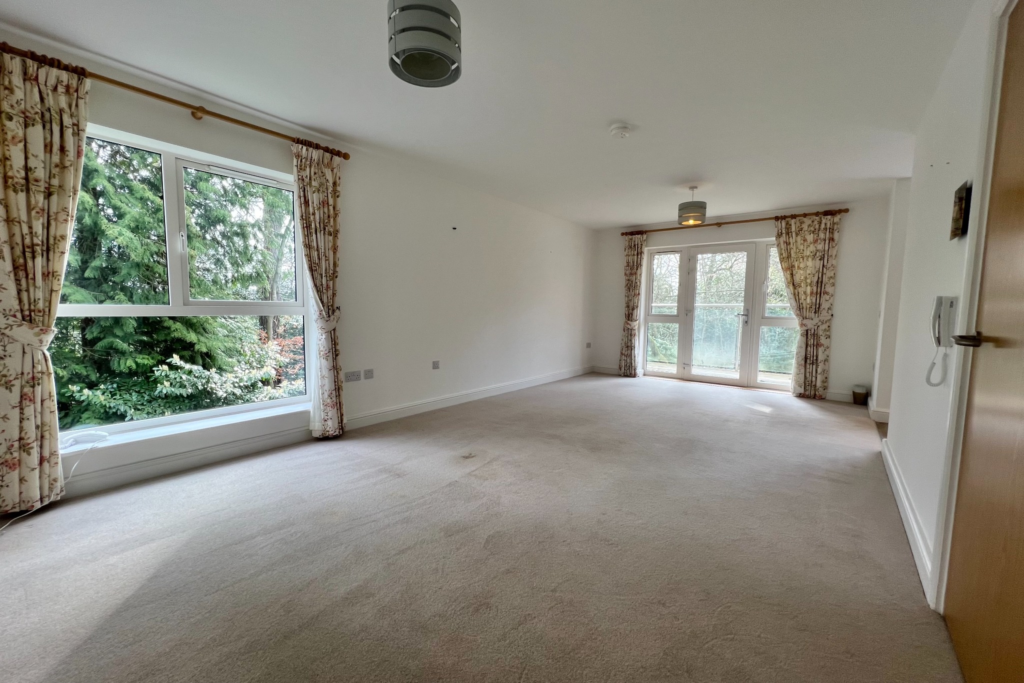 1 bed retirement property for sale in Meadow Avenue, Southampton  - Property Image 2