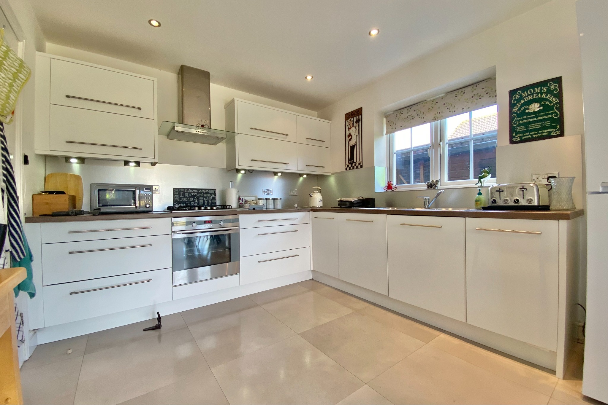 3 bed detached house for sale in Lodge Road, Southampton  - Property Image 4