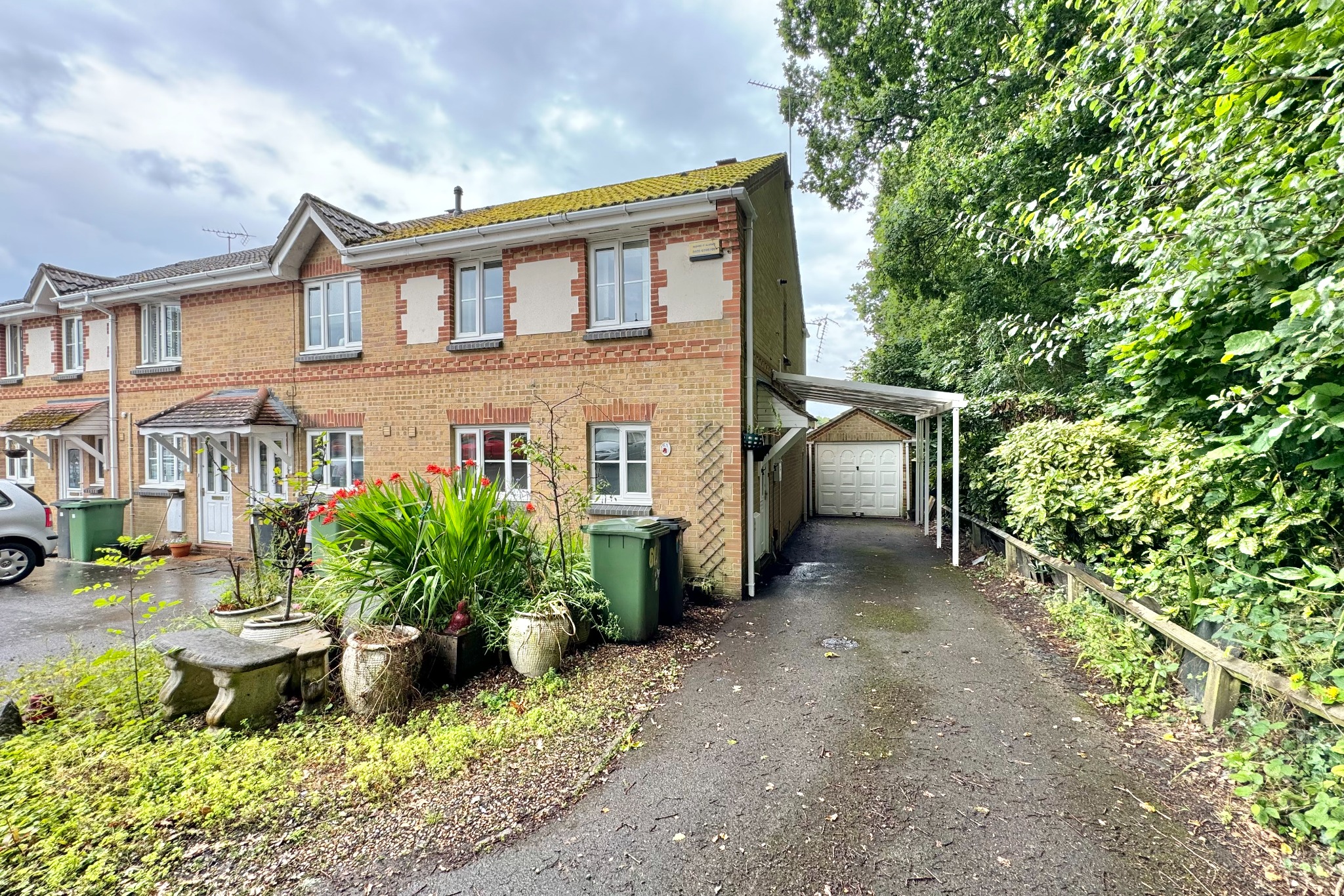 3 bed end of terrace house for sale in Lovage Road, Fareham  - Property Image 1