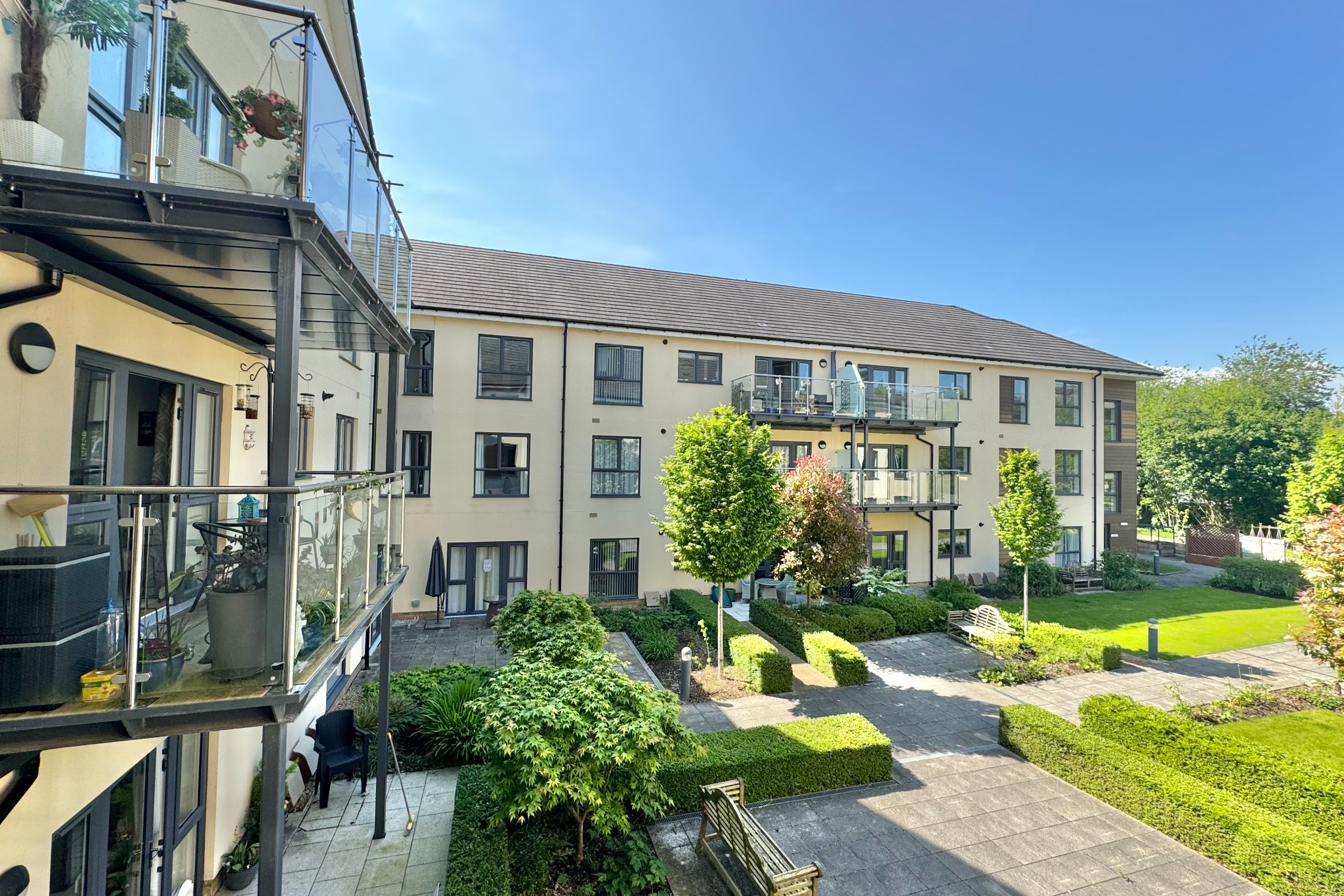 2 bed retirement property for sale in Hamilton Road, Southampton - Property Image 1