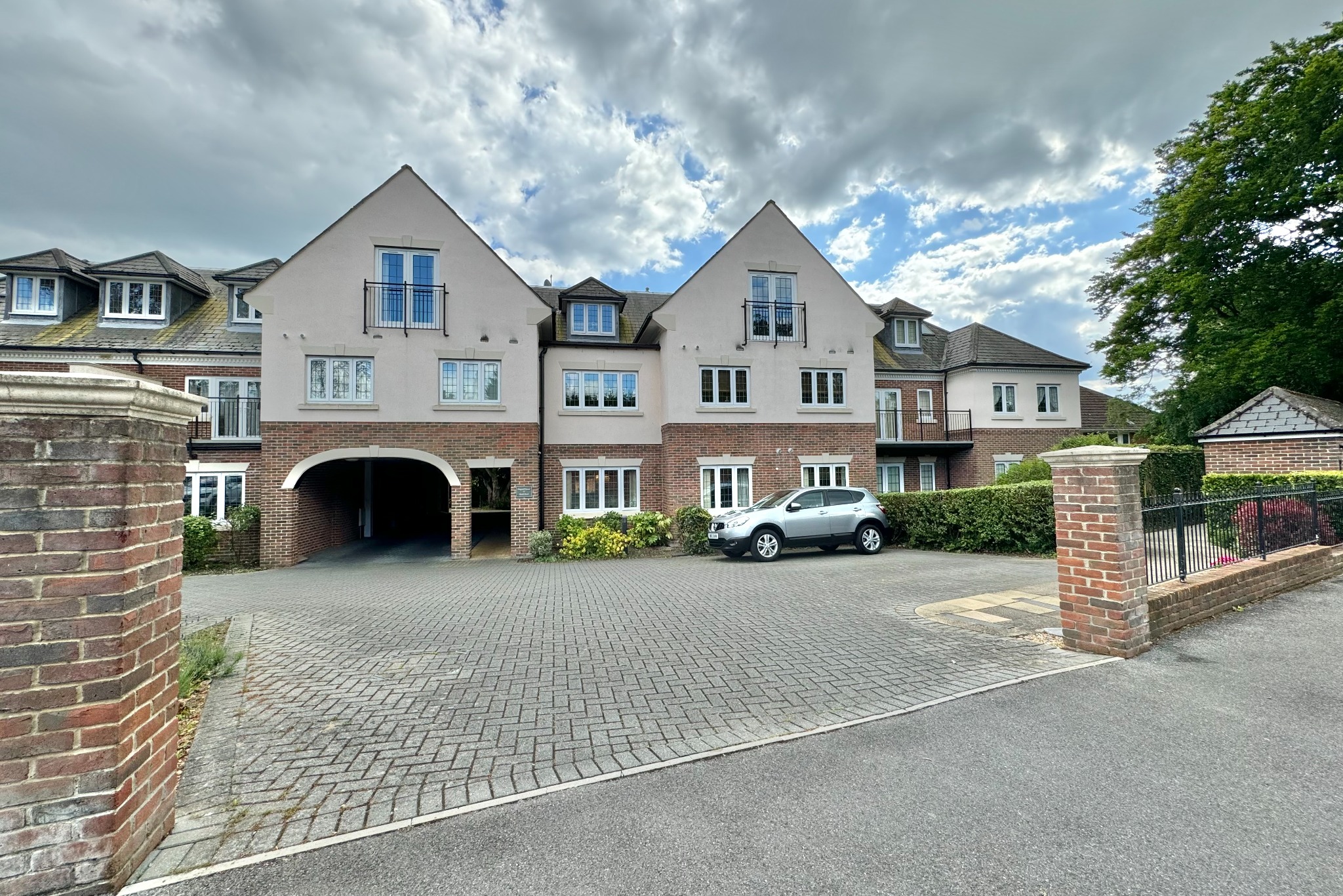 2 bed ground floor flat for sale in Heath Road, Southampton  - Property Image 1