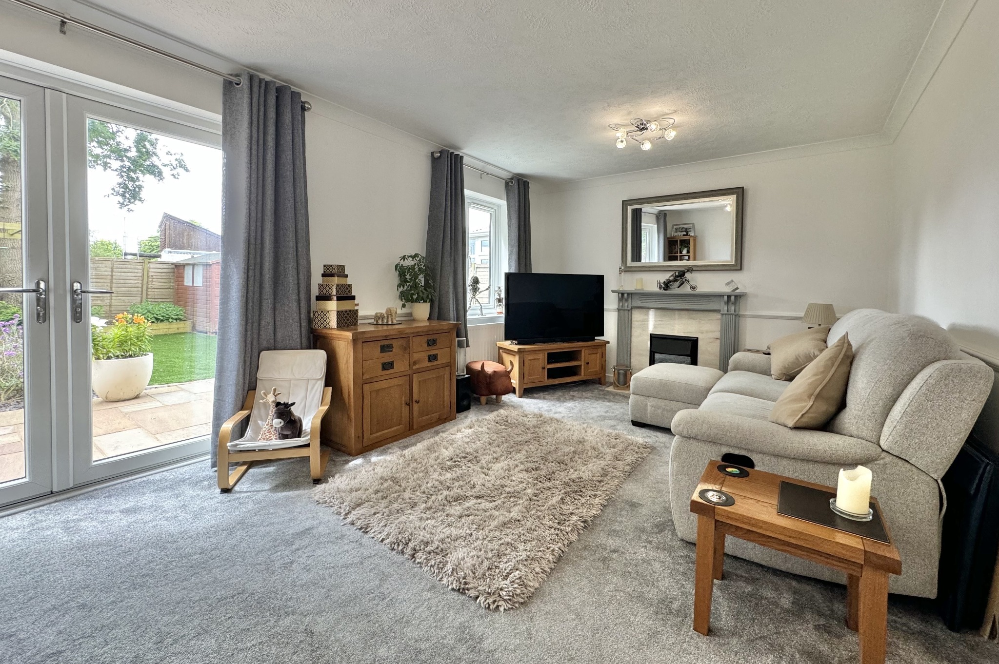 3 bed semi-detached house for sale in Hill Croft, Fareham  - Property Image 5