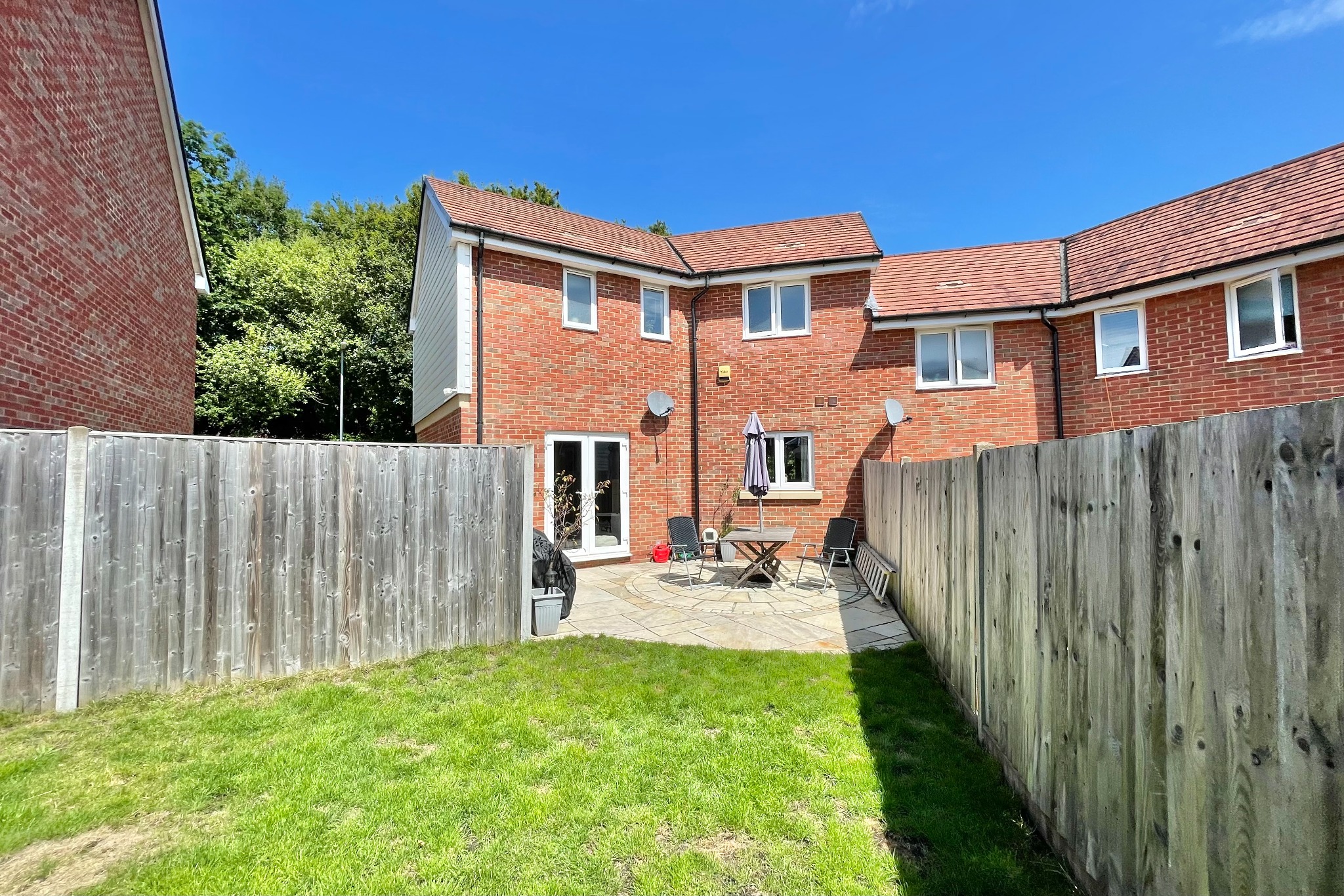 3 bed semi-detached house for sale in Alpine Crescent, Fareham  - Property Image 2