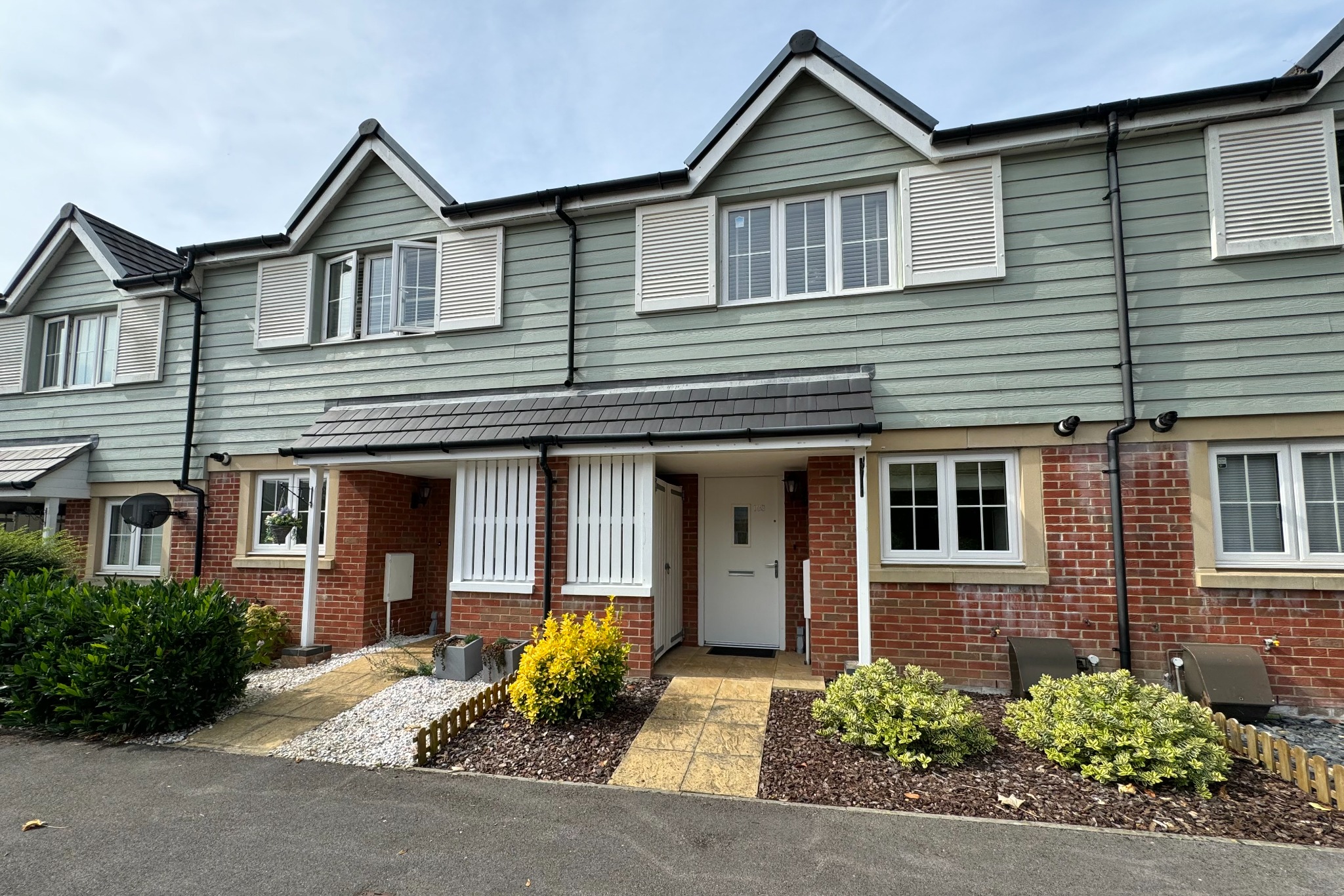 3 bed terraced house for sale in Bedford Drive, Fareham  - Property Image 1