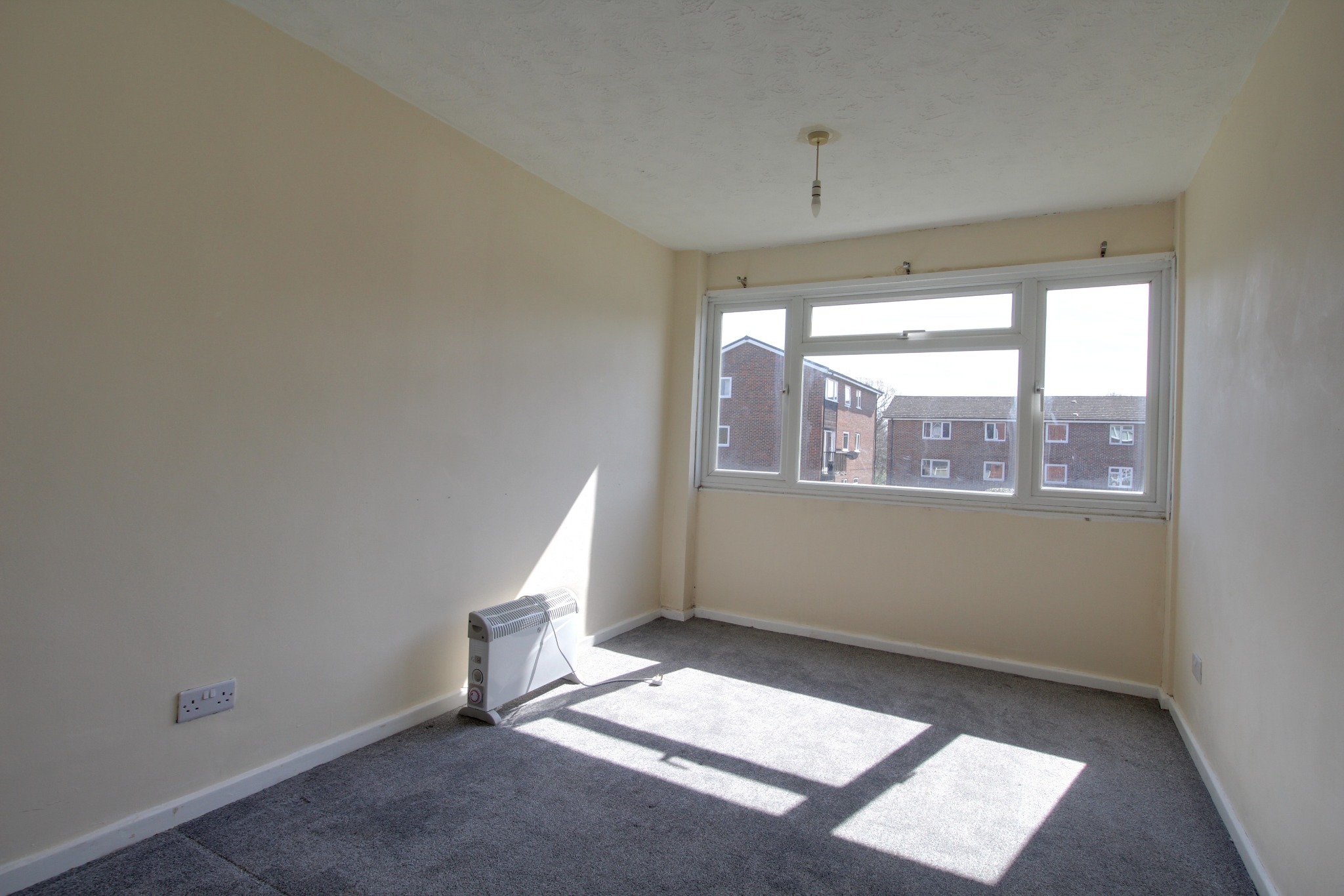 3 bed maisonette for sale in Homer Close, Gosport  - Property Image 5