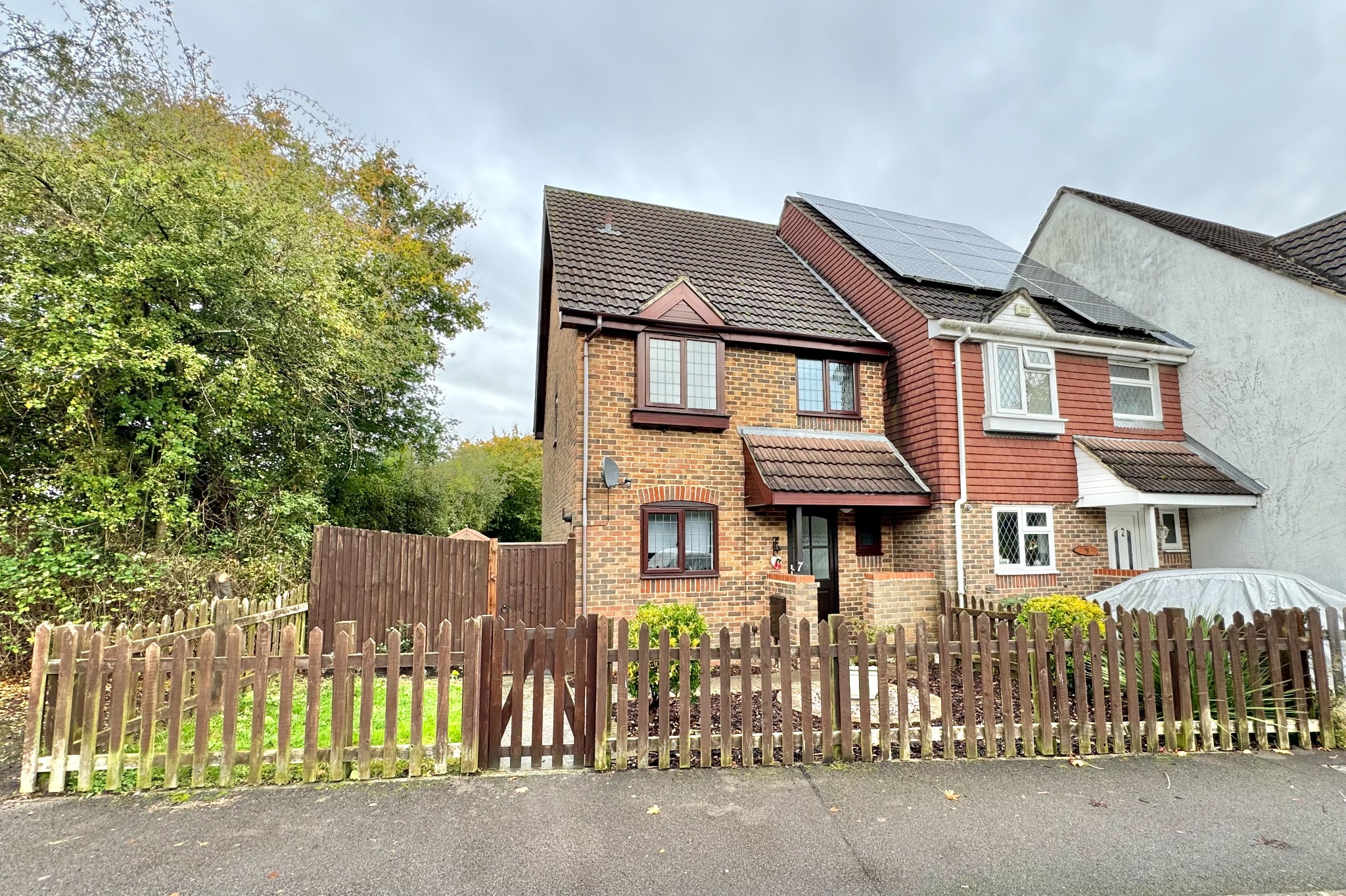 3 bed end of terrace house for sale in Clydesdale Road, Fareham  - Property Image 1