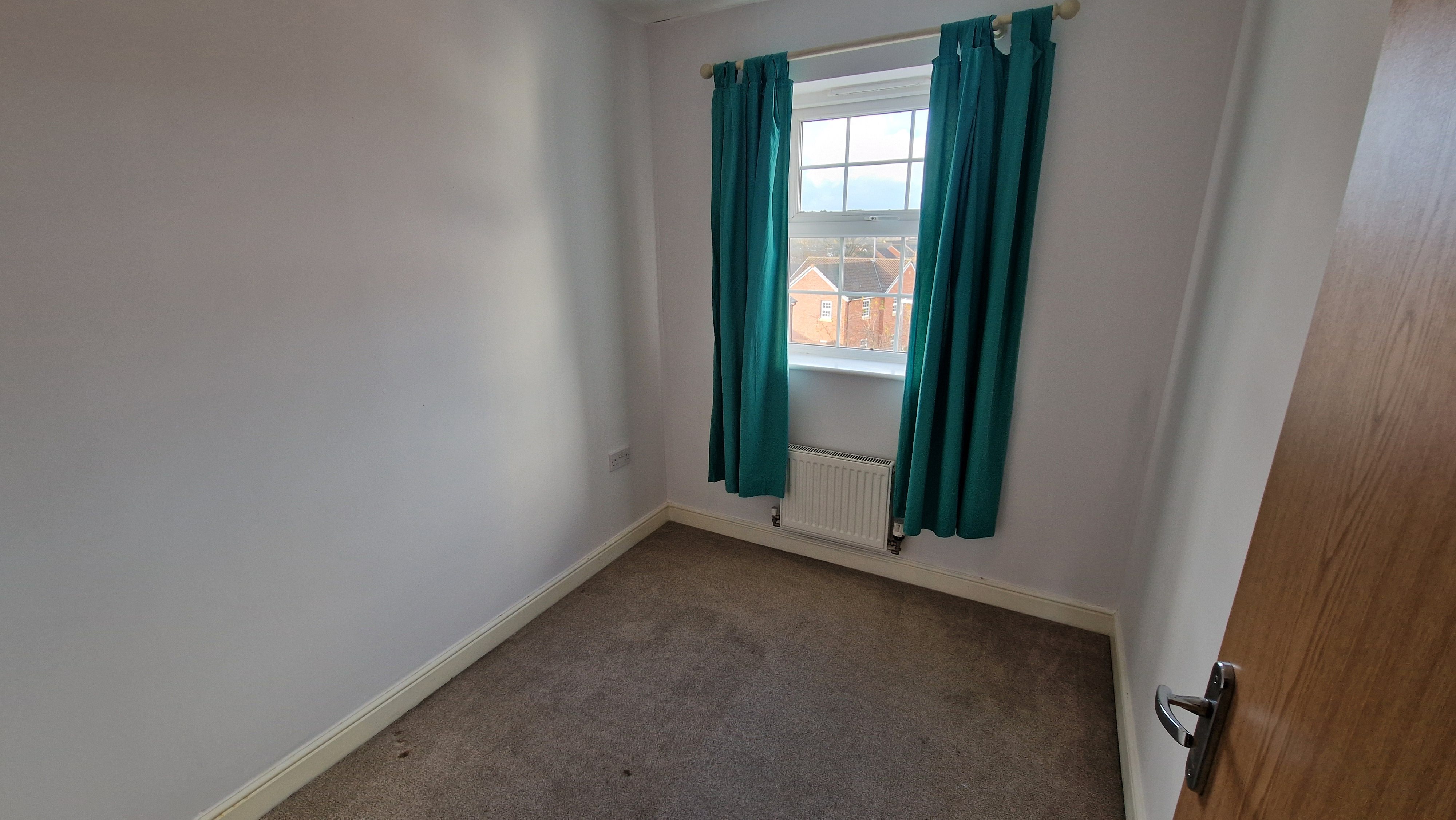 4 bed town house to rent in Roys place, Bathpool 11