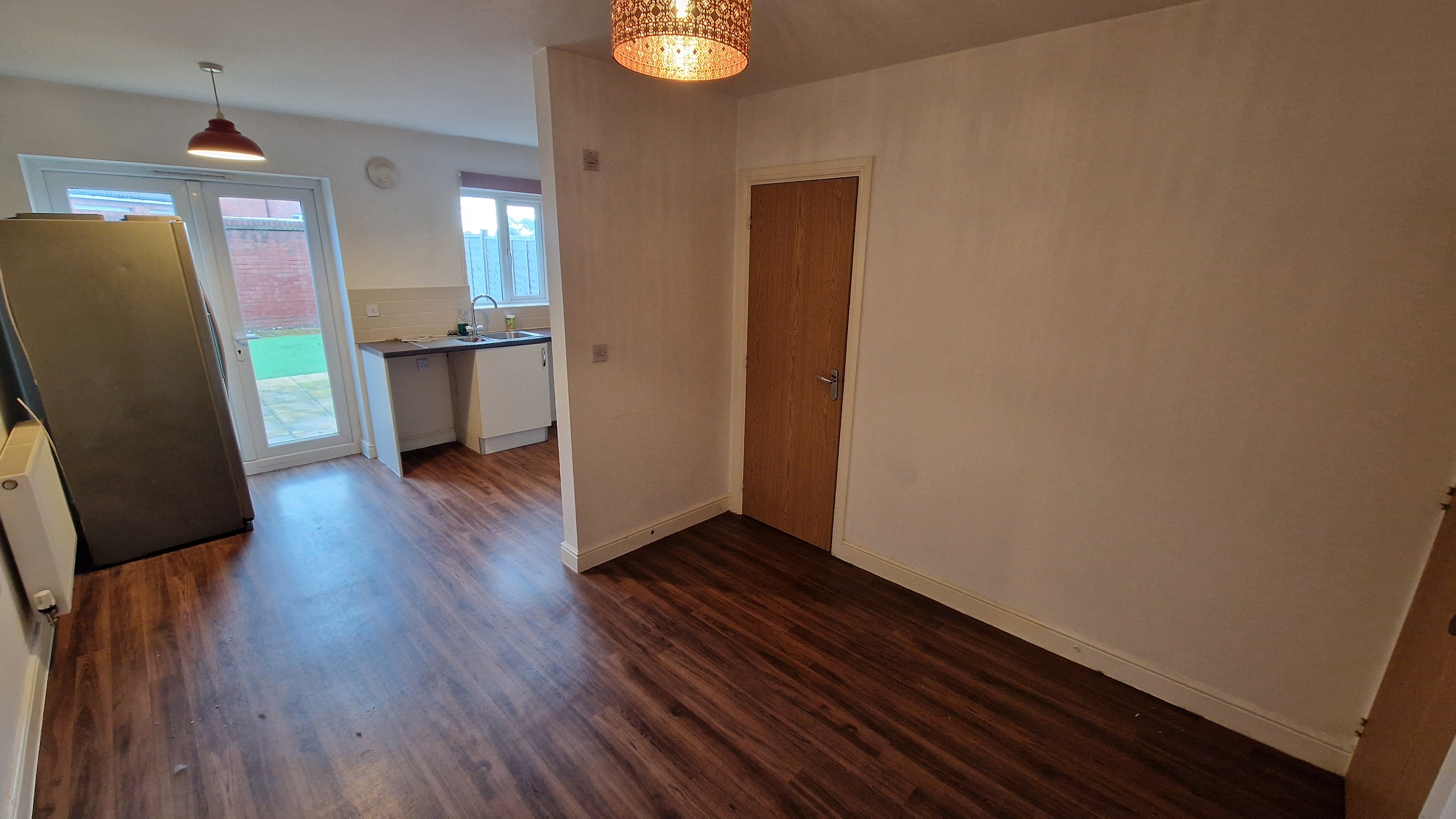 4 bed town house to rent in Roys place, Bathpool 4