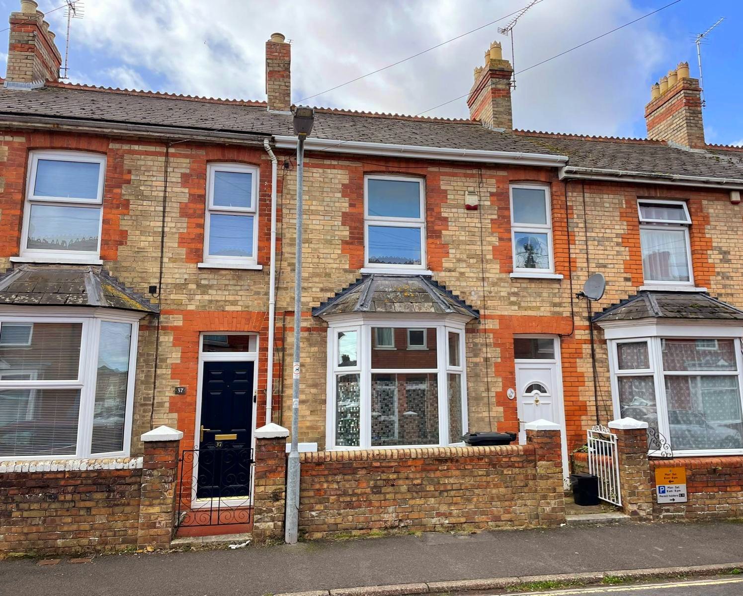 3 bed terraced house to rent in Winchester Street, TA1 