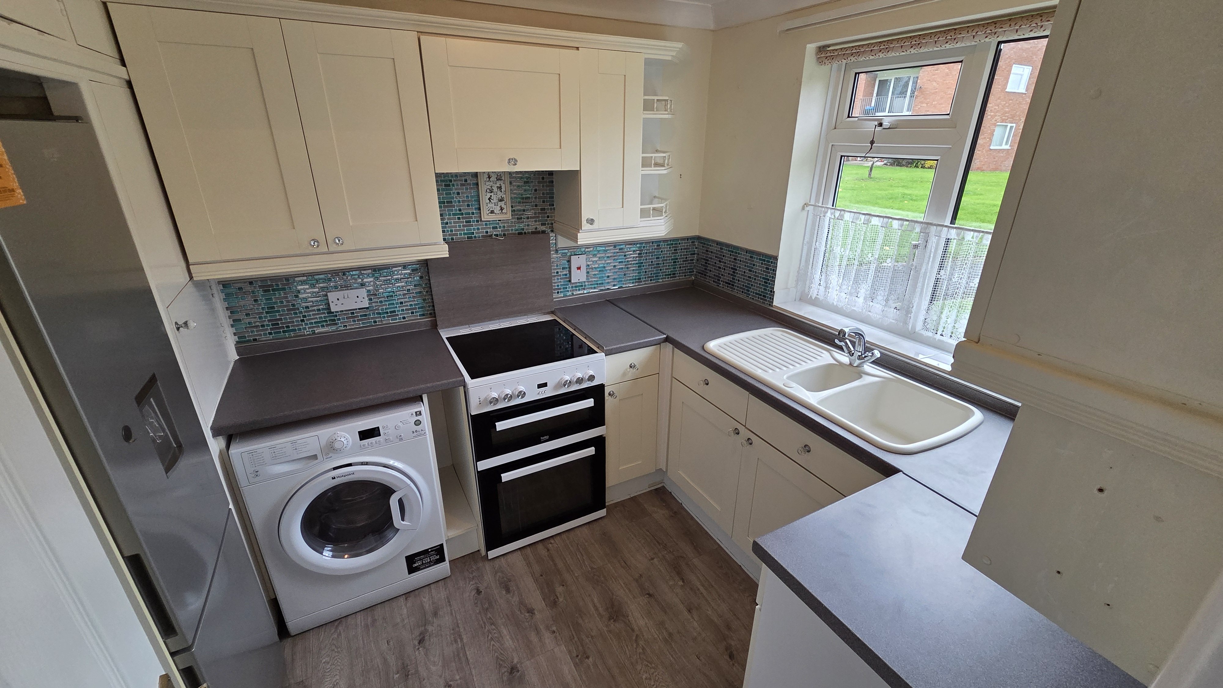2 bed flat to rent in Wellesley Court, Windsor Close, TA1 2