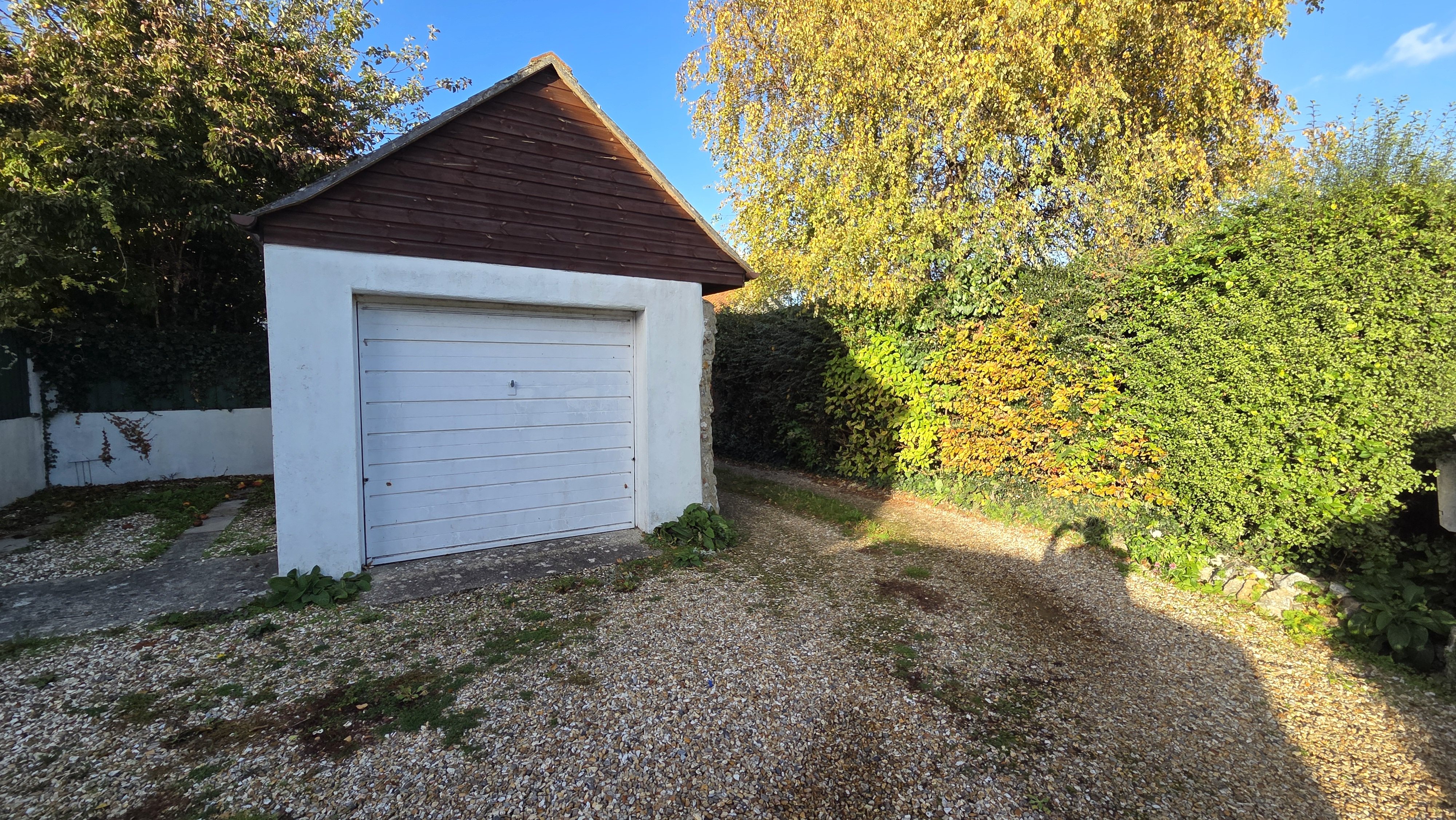 2 bed cottage to rent in High Street, Chard, TA20 10