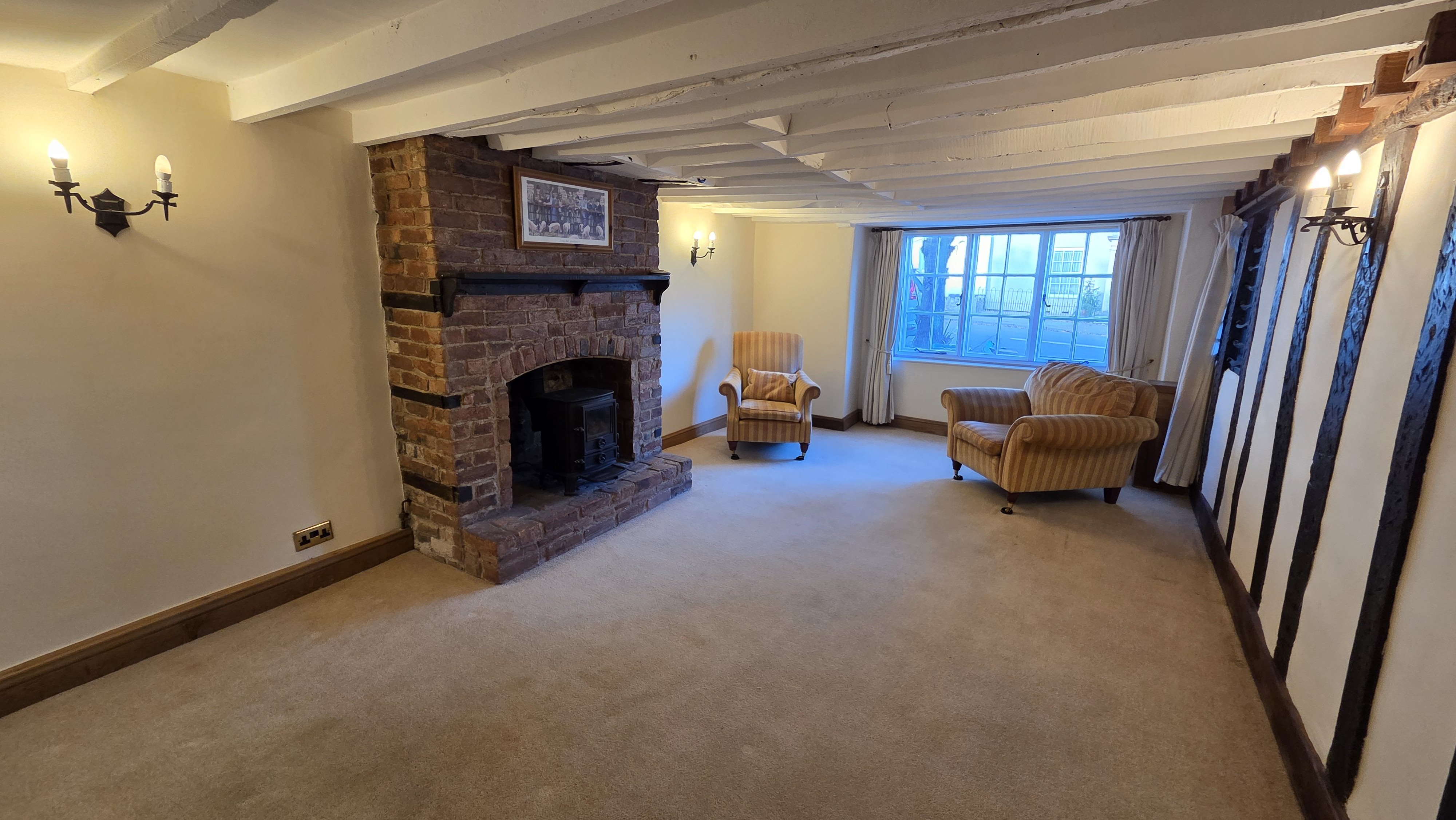 2 bed cottage to rent in High Street, Chard, TA20 1