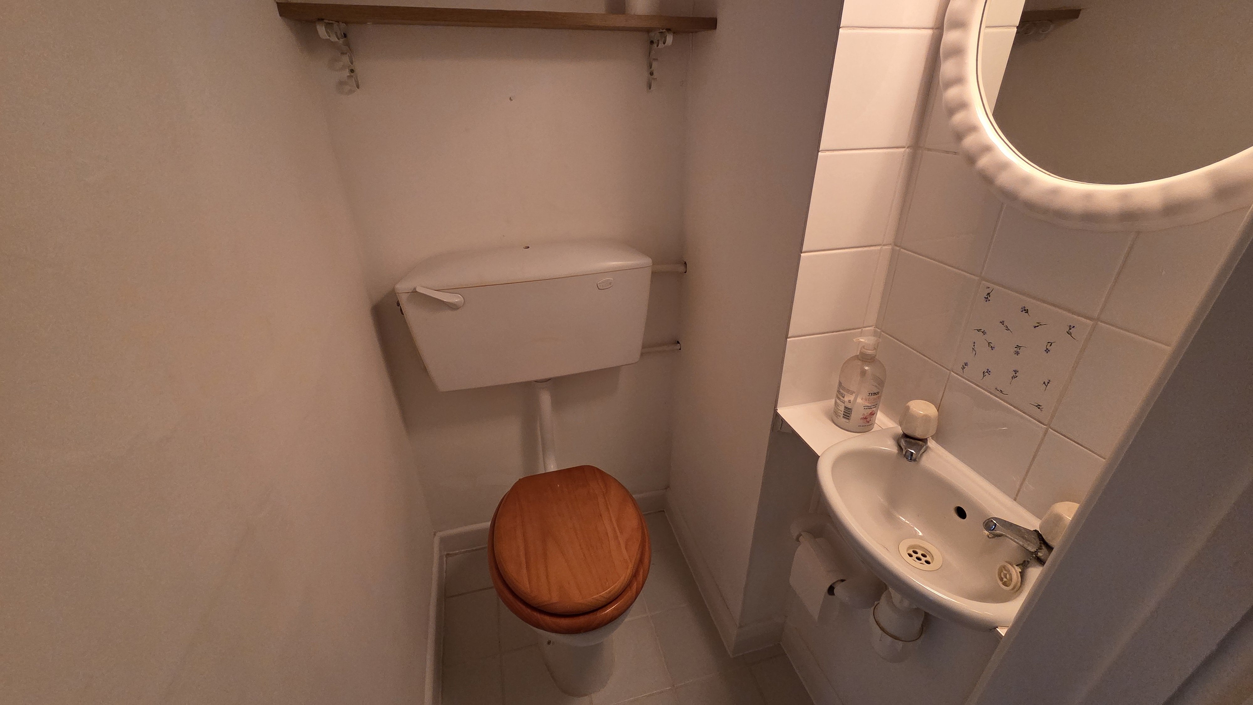 2 bed cottage to rent in High Street, Chard, TA20 11