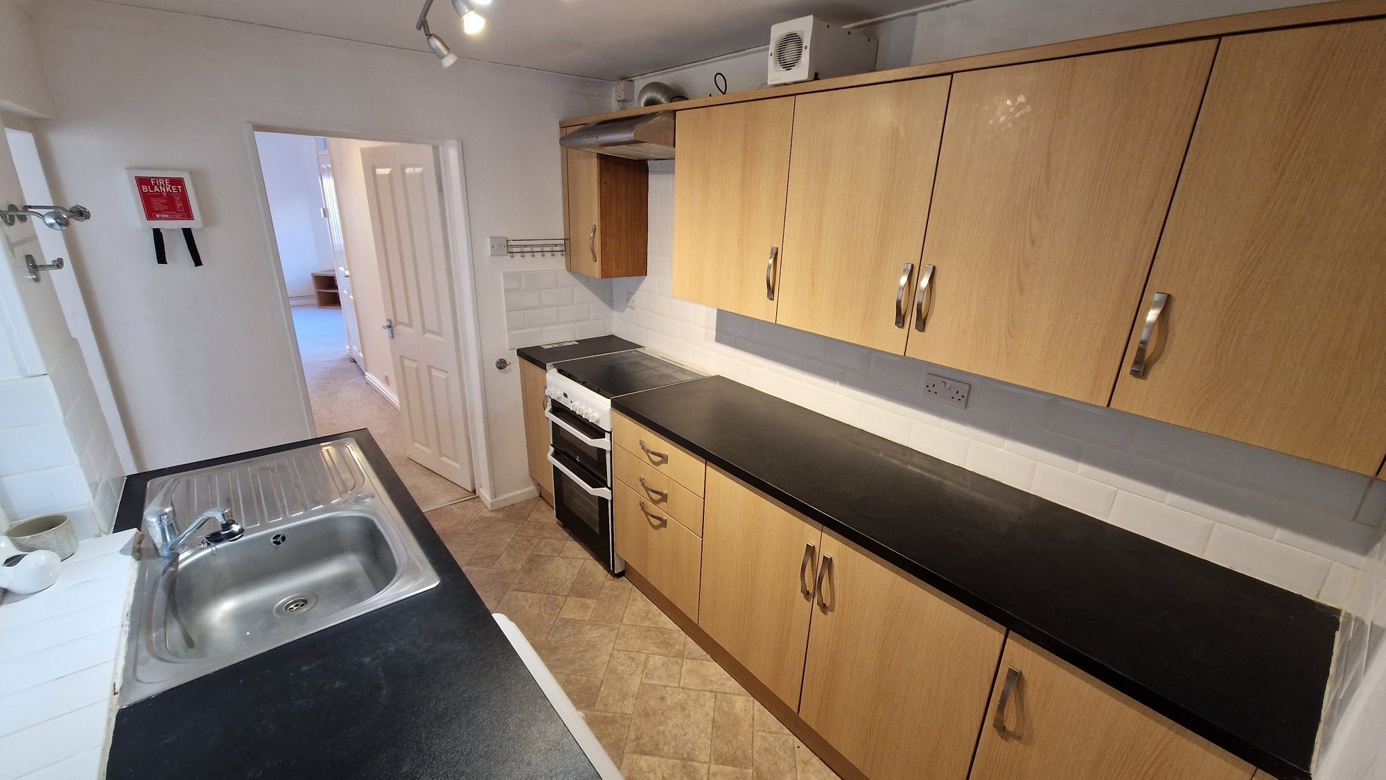 3 bed terraced house to rent in Haydon Road 3