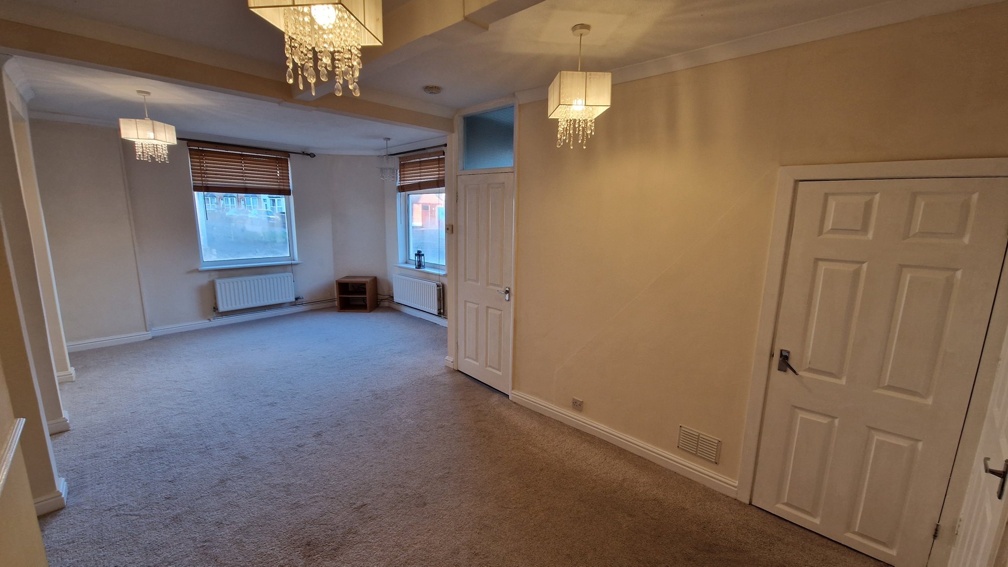 3 bed terraced house to rent in Haydon Road 1