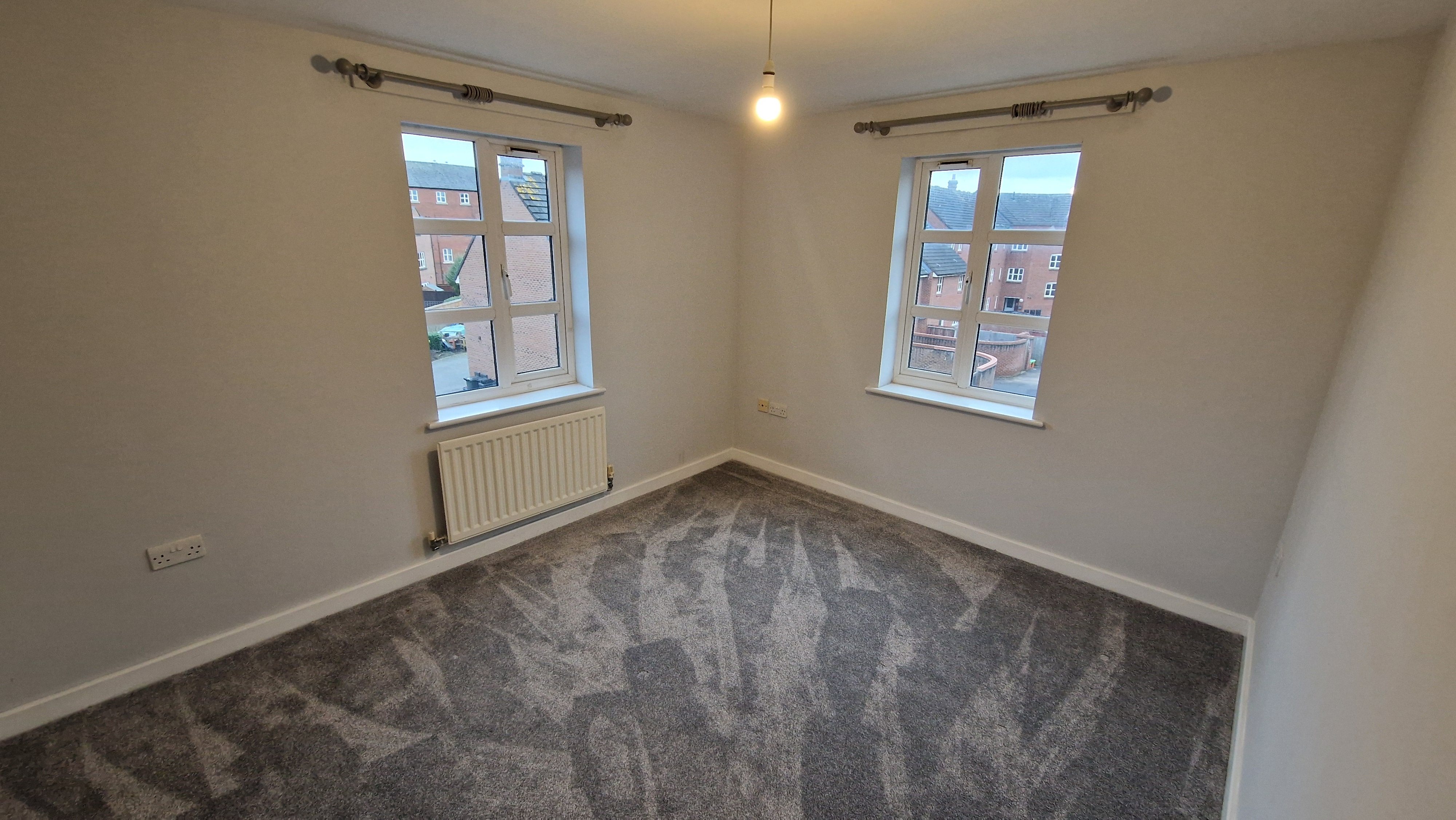 2 bed flat to rent in Massingham Park, Taunton 4