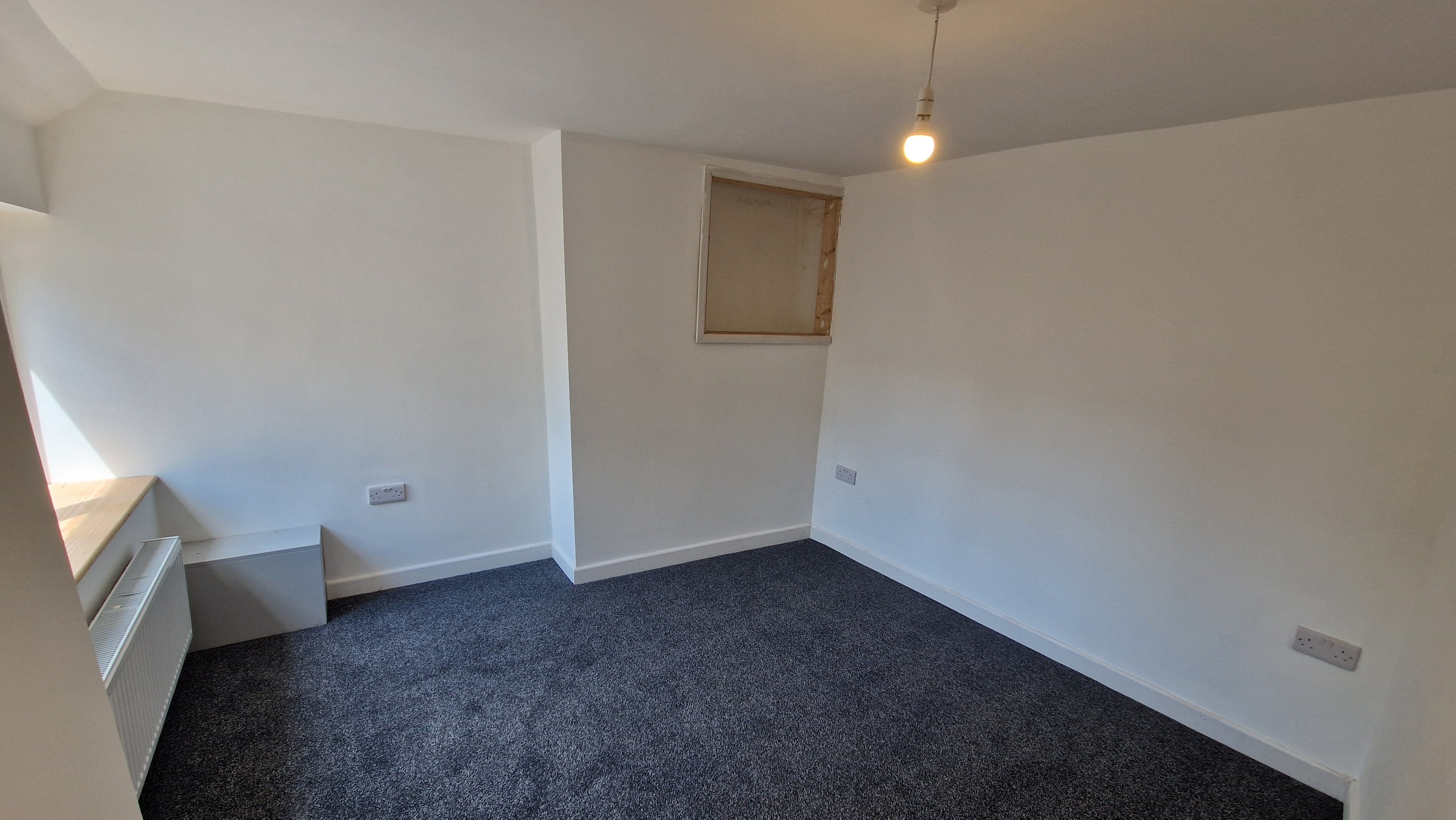 3 bed terraced house to rent in High Street 5