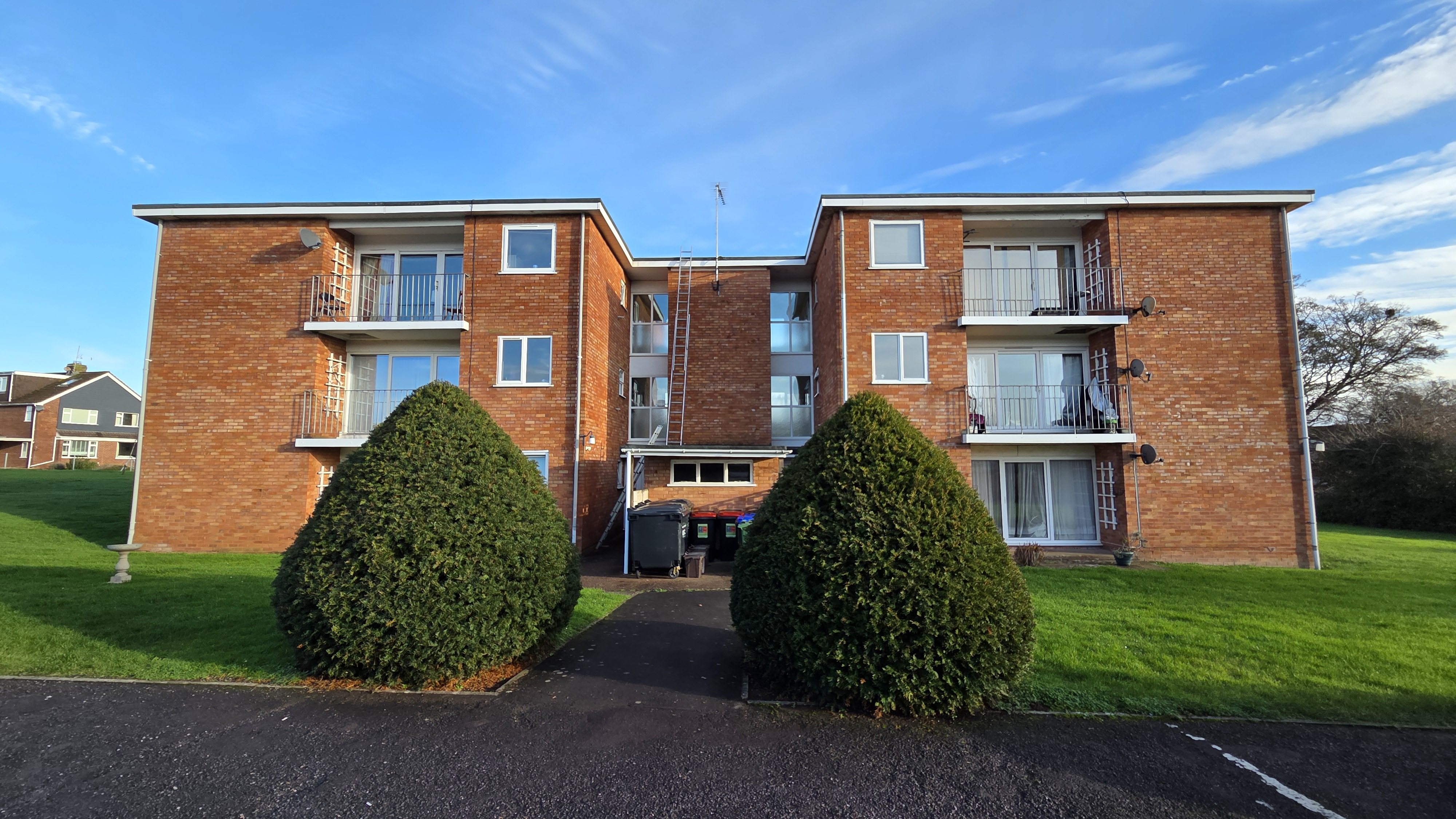 2 bed flat to rent in Suffolk Court, Wiltshire Close, TA1 - Property Image 1