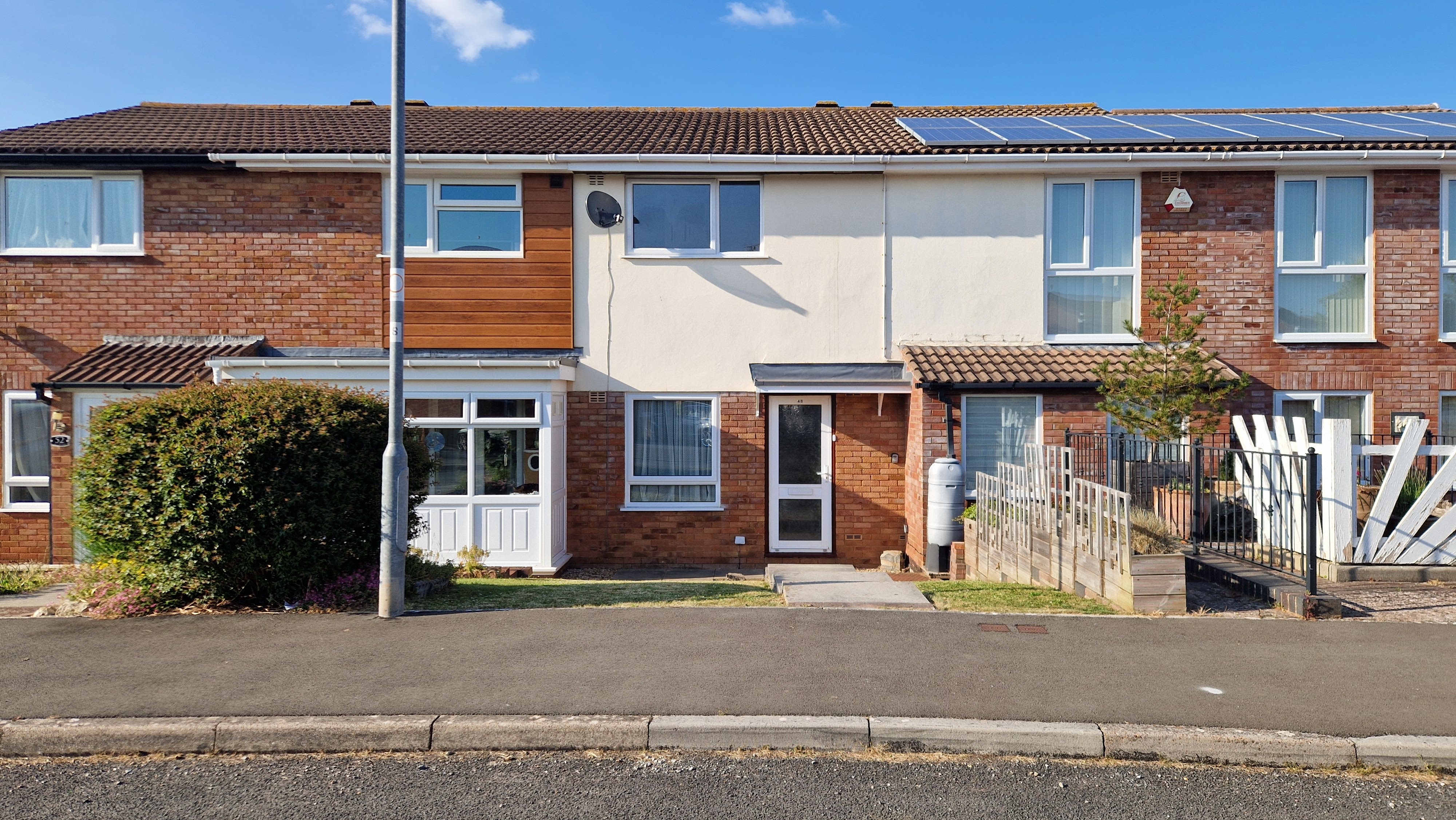 2 bed terraced house to rent in Gill Crescent, Taunton - Property Image 1