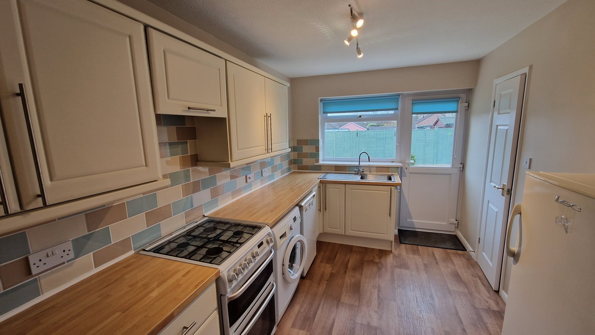 3 bed bungalow to rent in Four Acre Mead, Bishops Lydeard, TA4  - Property Image 3