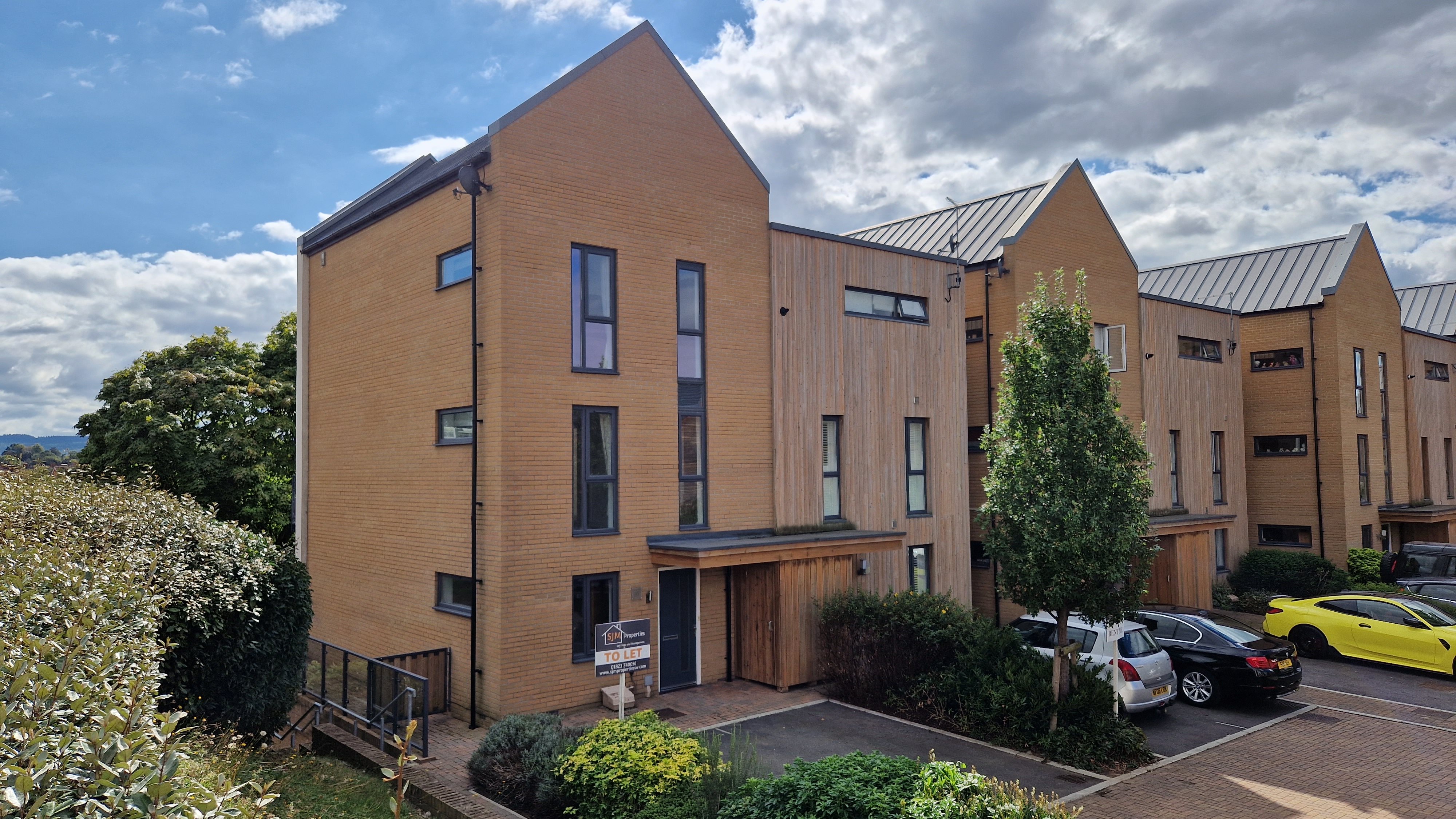 4 bed semi-detached house to rent in Firepool View, Taunton  - Property Image 1