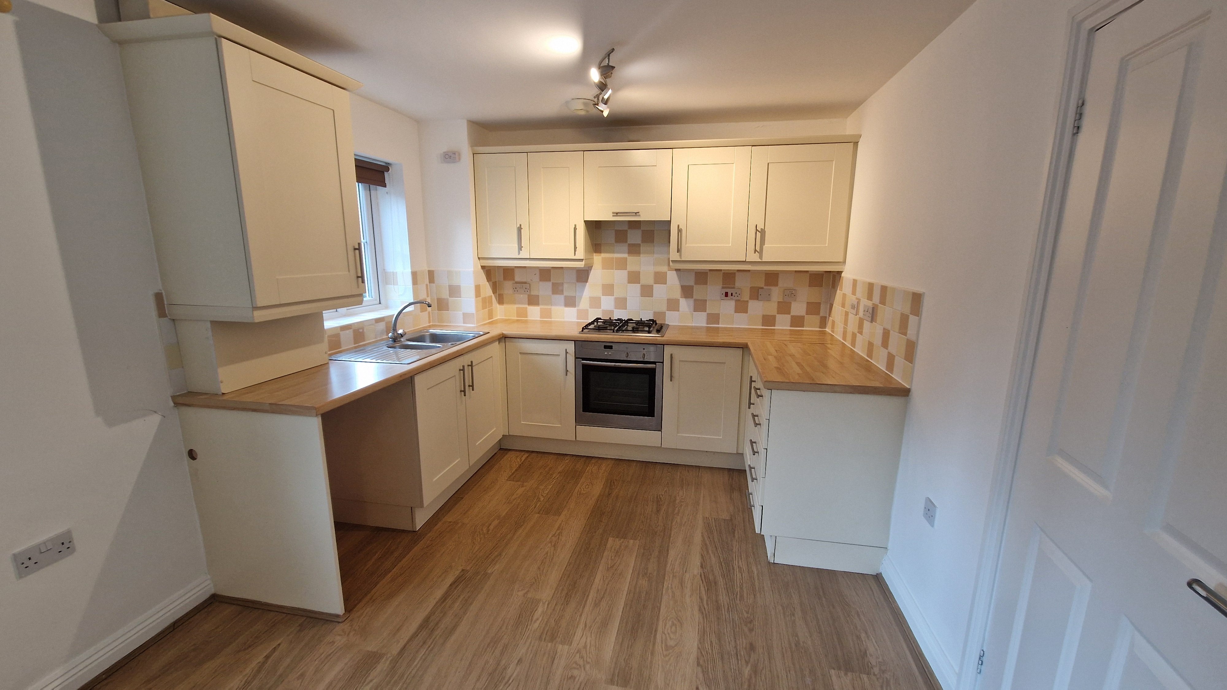 2 bed flat to rent in Northfield Court, Pollards Way, TA1  - Property Image 3