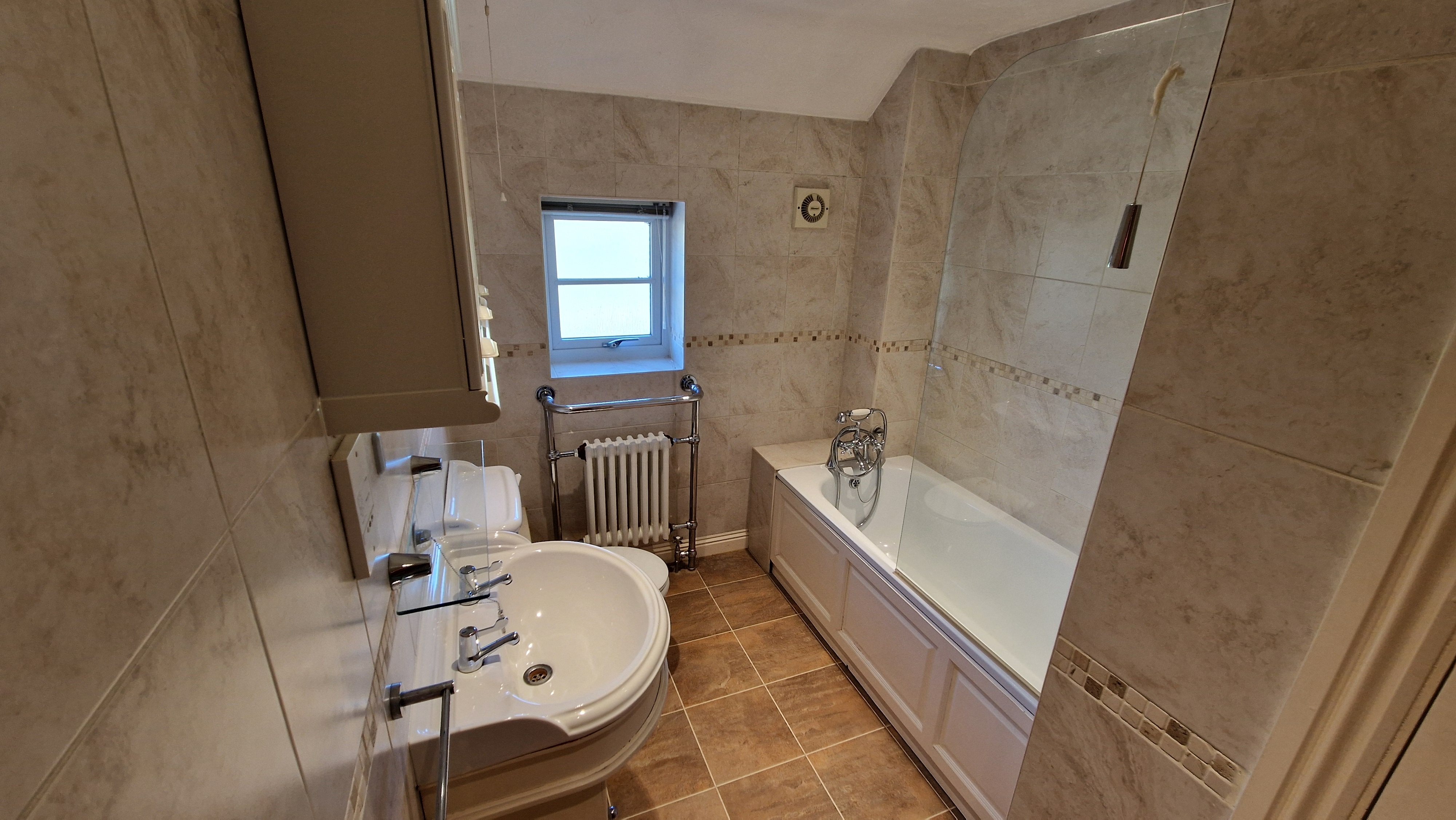 3 bed town house to rent in Meadow View,  Holywell Lake, TA21  - Property Image 6