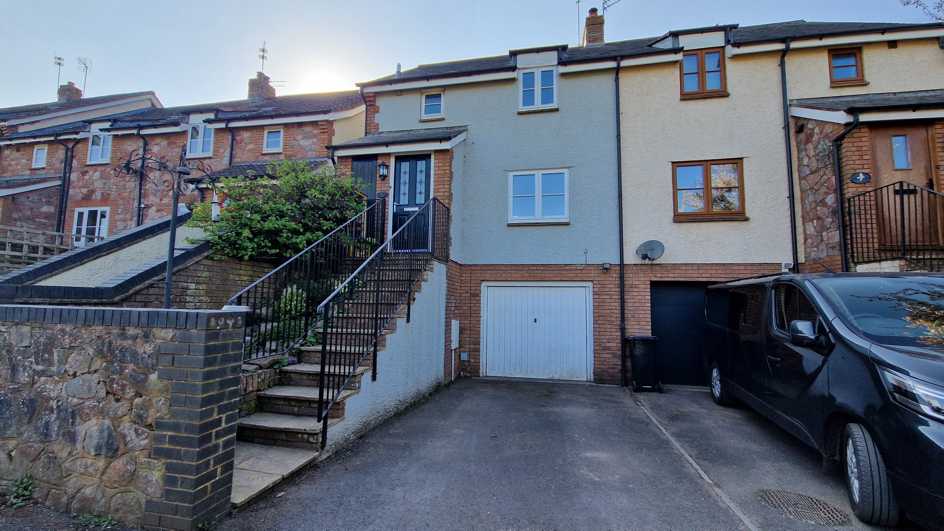 3 bed town house to rent in Meadow View,  Holywell Lake, TA21  - Property Image 1