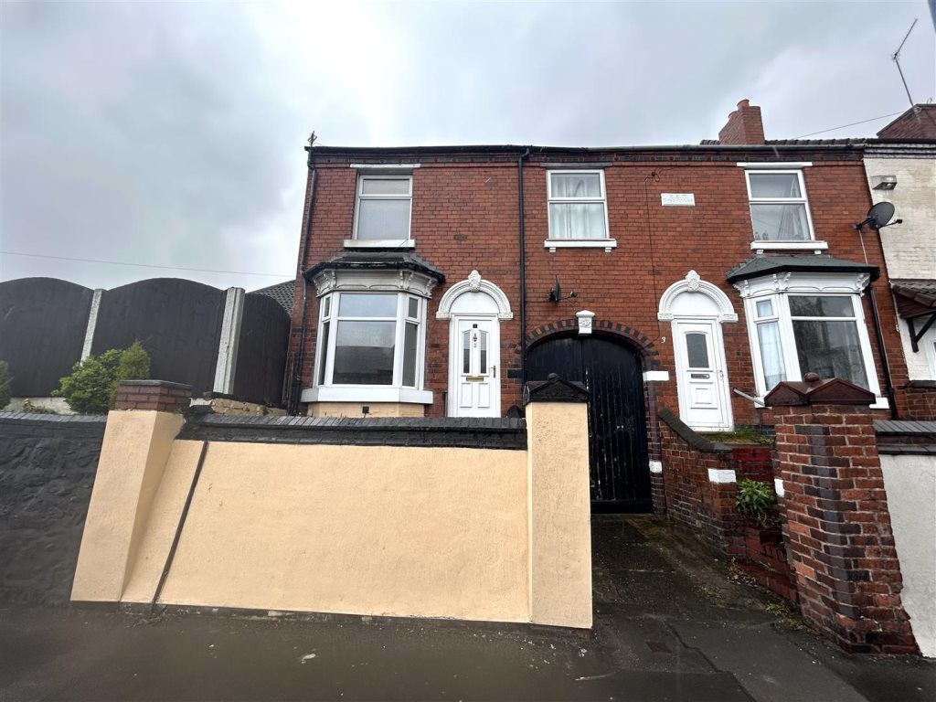 3 bed to rent in Old Hill, Cradley Heath - Property Image 1