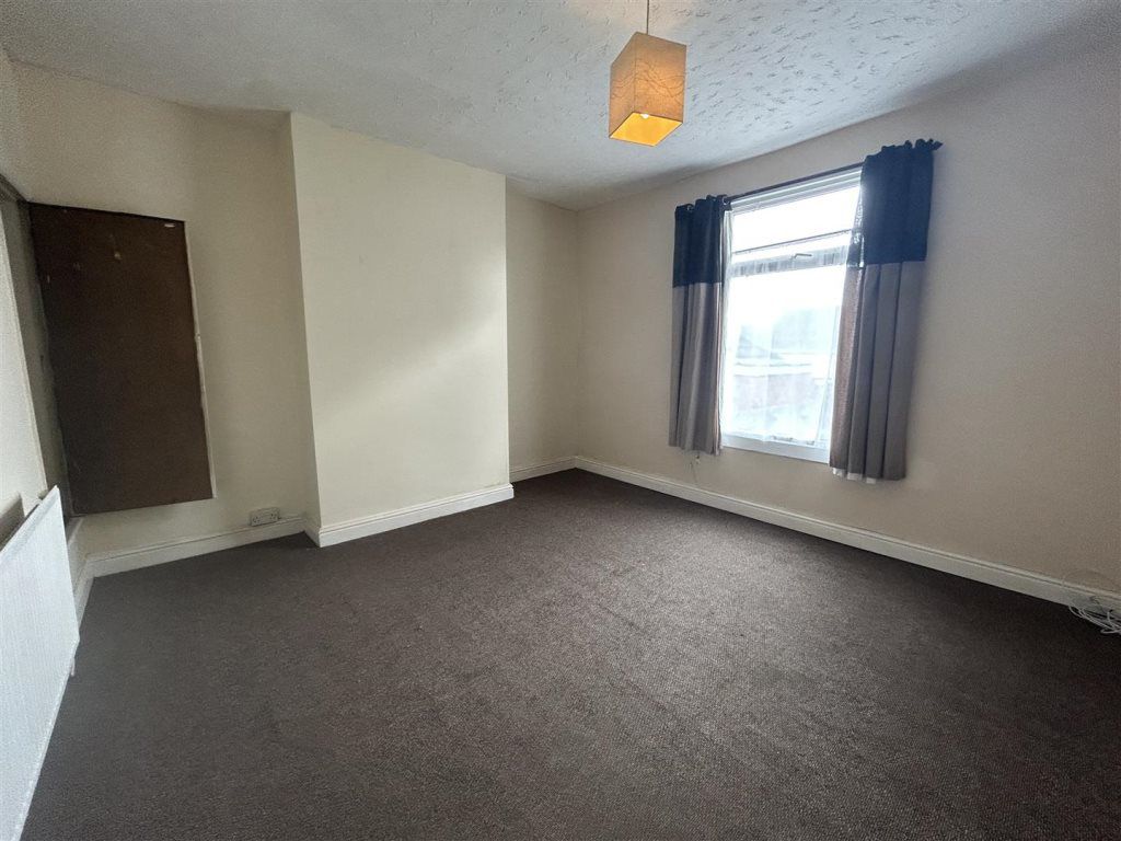 3 bed to rent in Old Hill, Cradley Heath  - Property Image 8