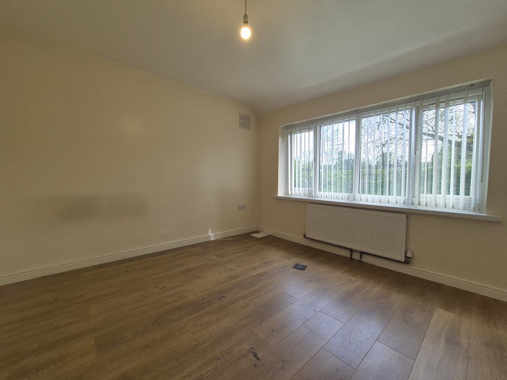 3 bed to rent in Blackendale Way, Stourbridge  - Property Image 6