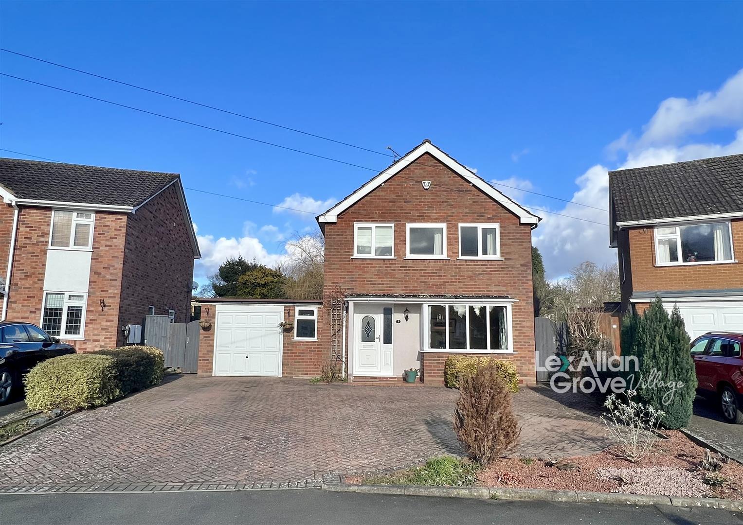 3 bed detached house for sale in Lodge Crescent, Stourbridge 0