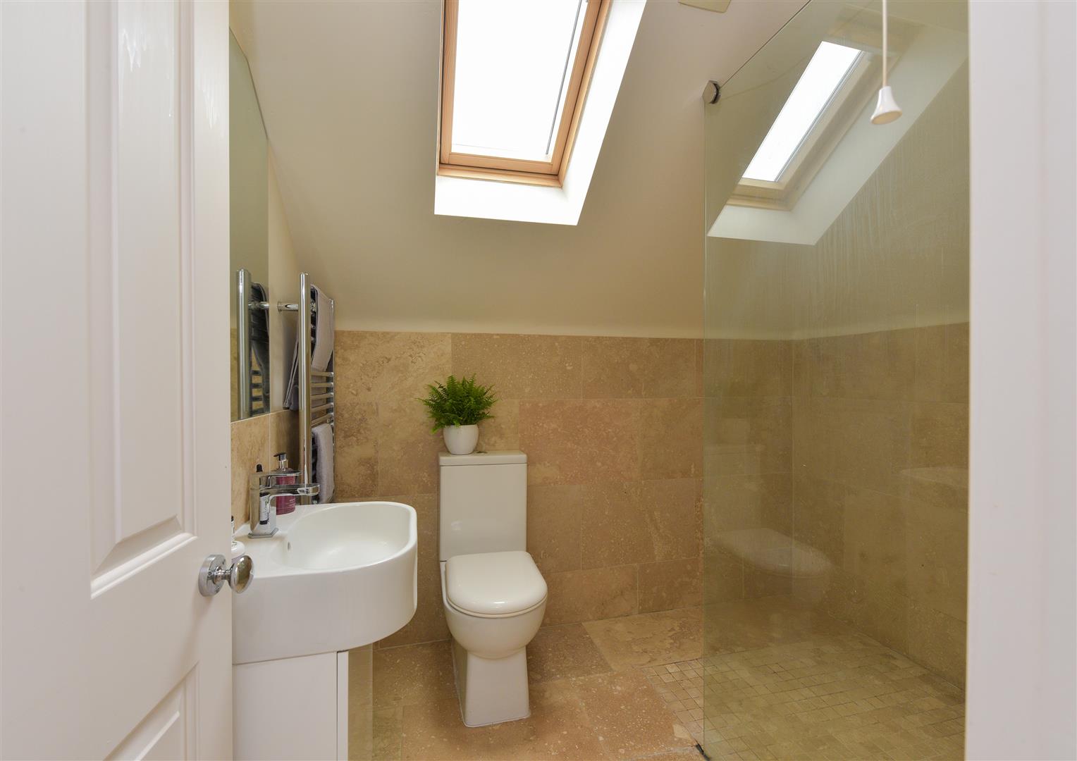 6 bed detached house for sale in Hampton Grove, Stourbridge  - Property Image 20