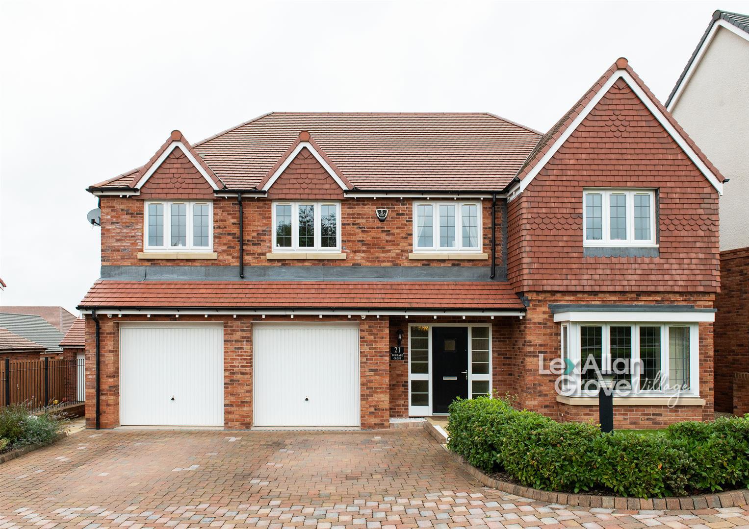 6 bed detached house for sale in Dugdale Close, Hagley 0