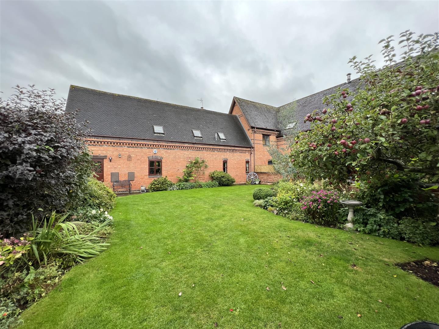 3 bed barn conversion for sale in Off Waggon Lane, Kidderminster  - Property Image 26