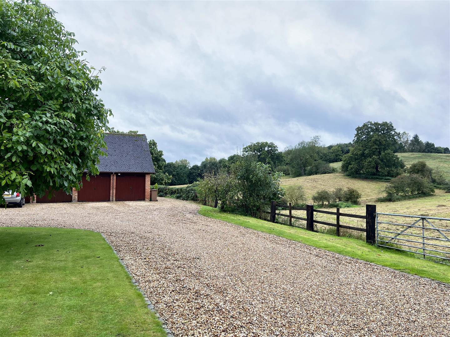 3 bed barn conversion for sale in Off Waggon Lane, Kidderminster  - Property Image 2